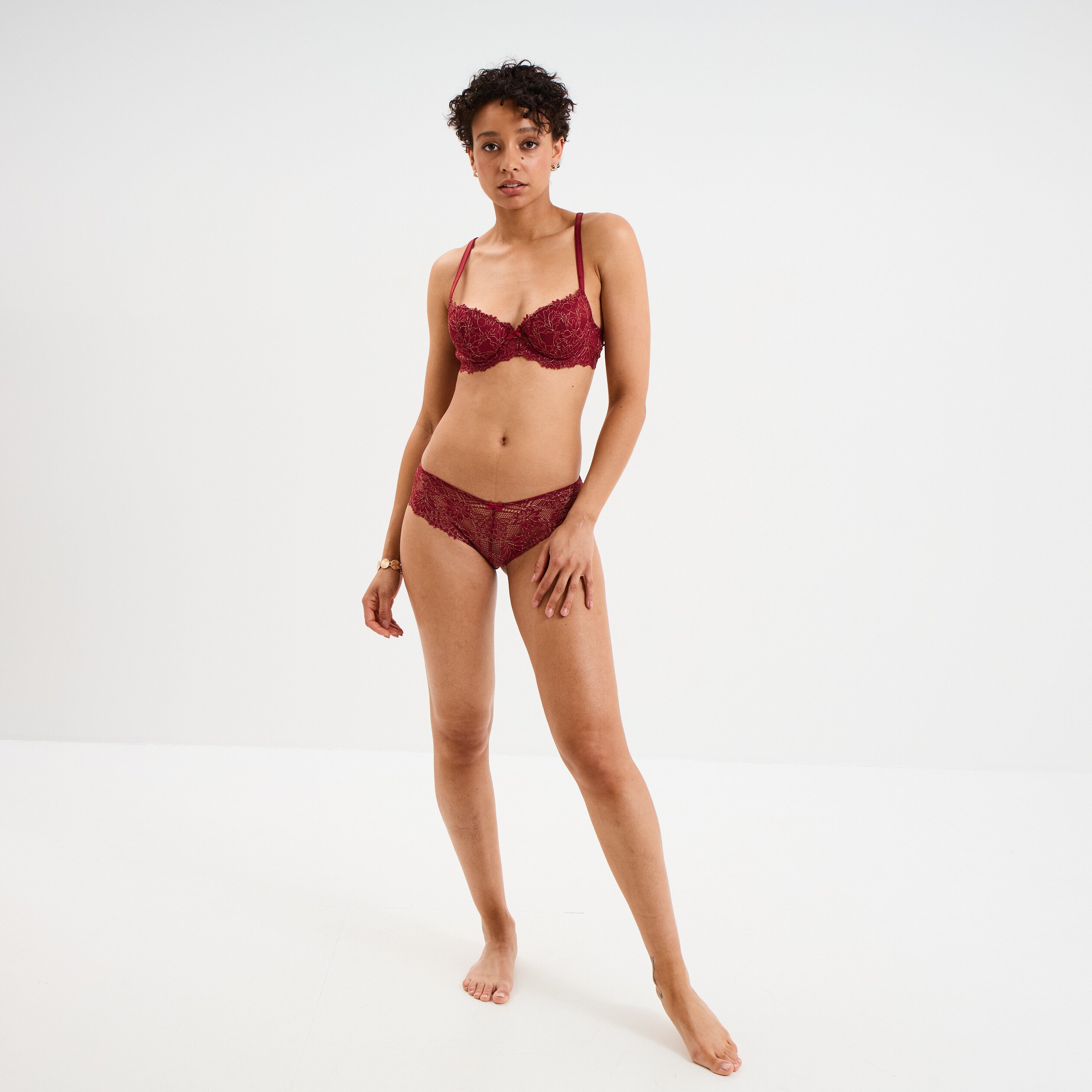 shorty en dentelle rouge fonce femme Shorty en dentelle rouge foncé femme