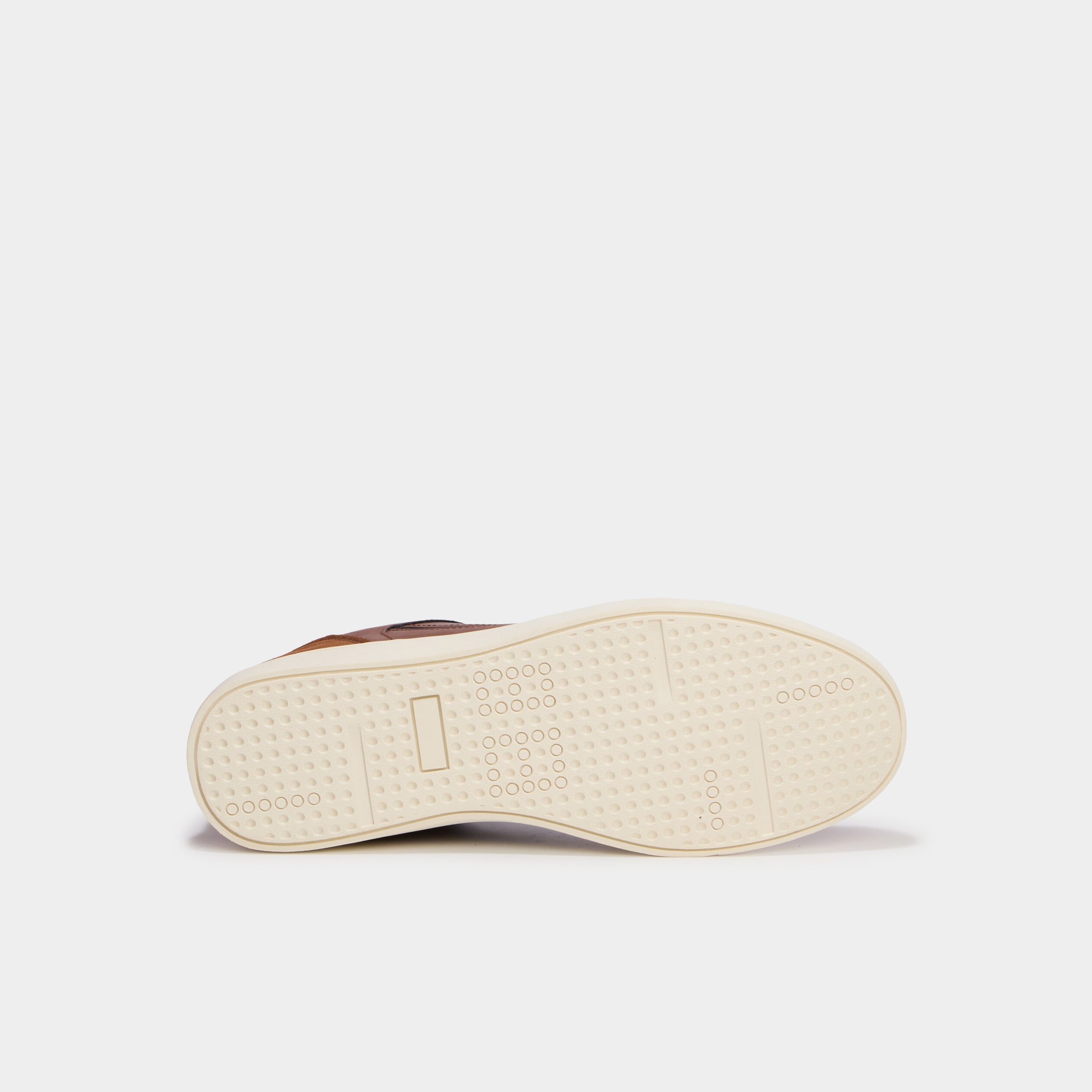 Baskets &agrave; lacets marron homme