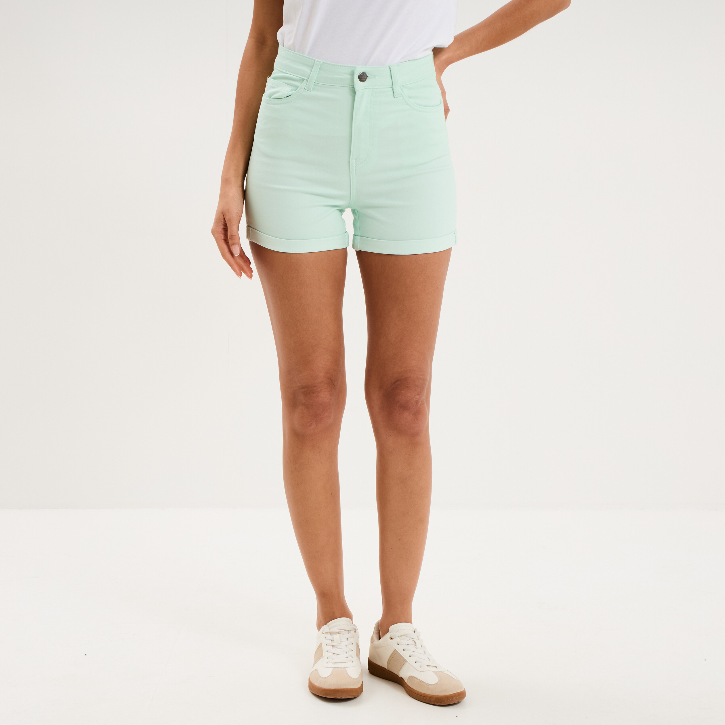 Short en jean slim coton stretch vert clair femme