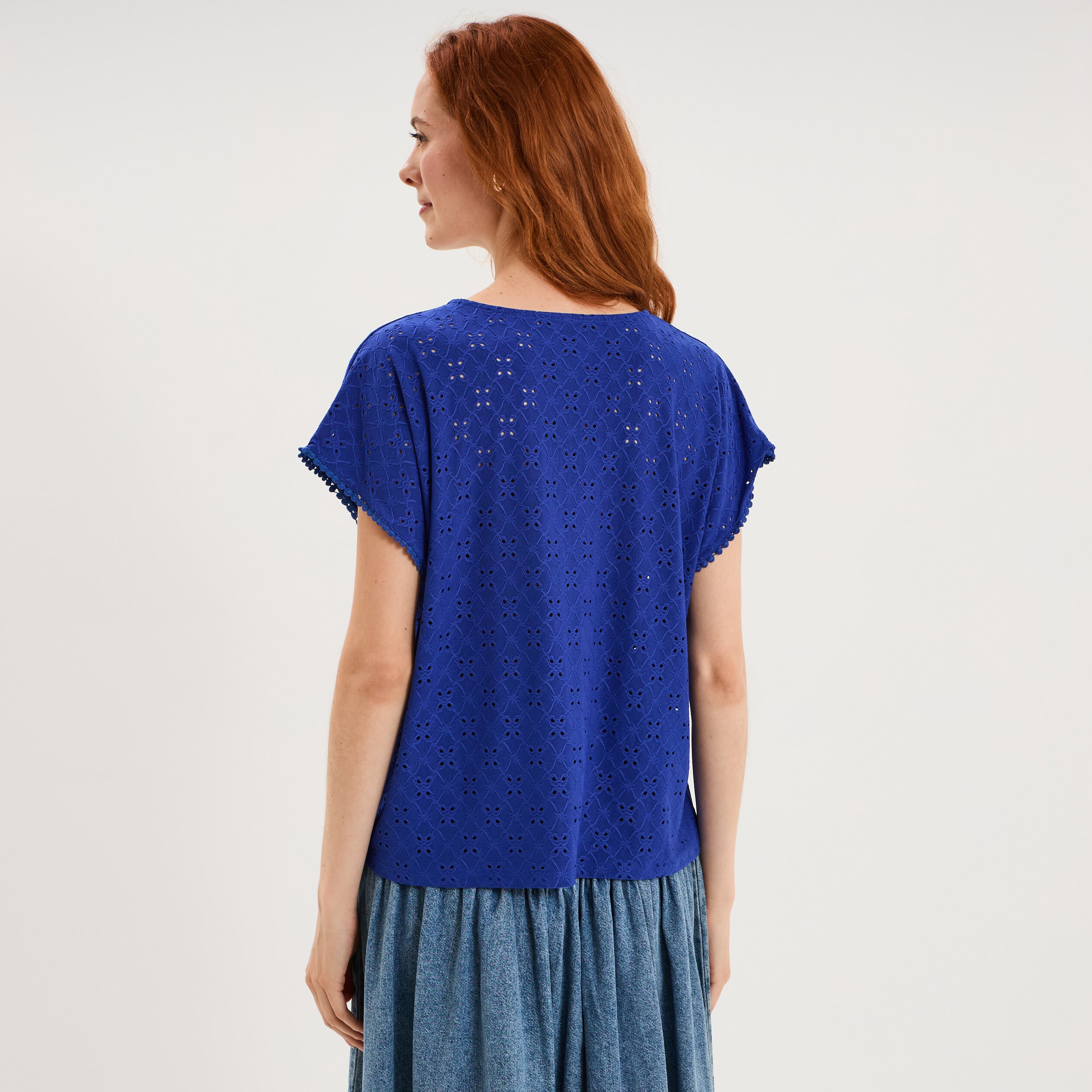 T-shirt dentelle avec boutons bleu electrique femme