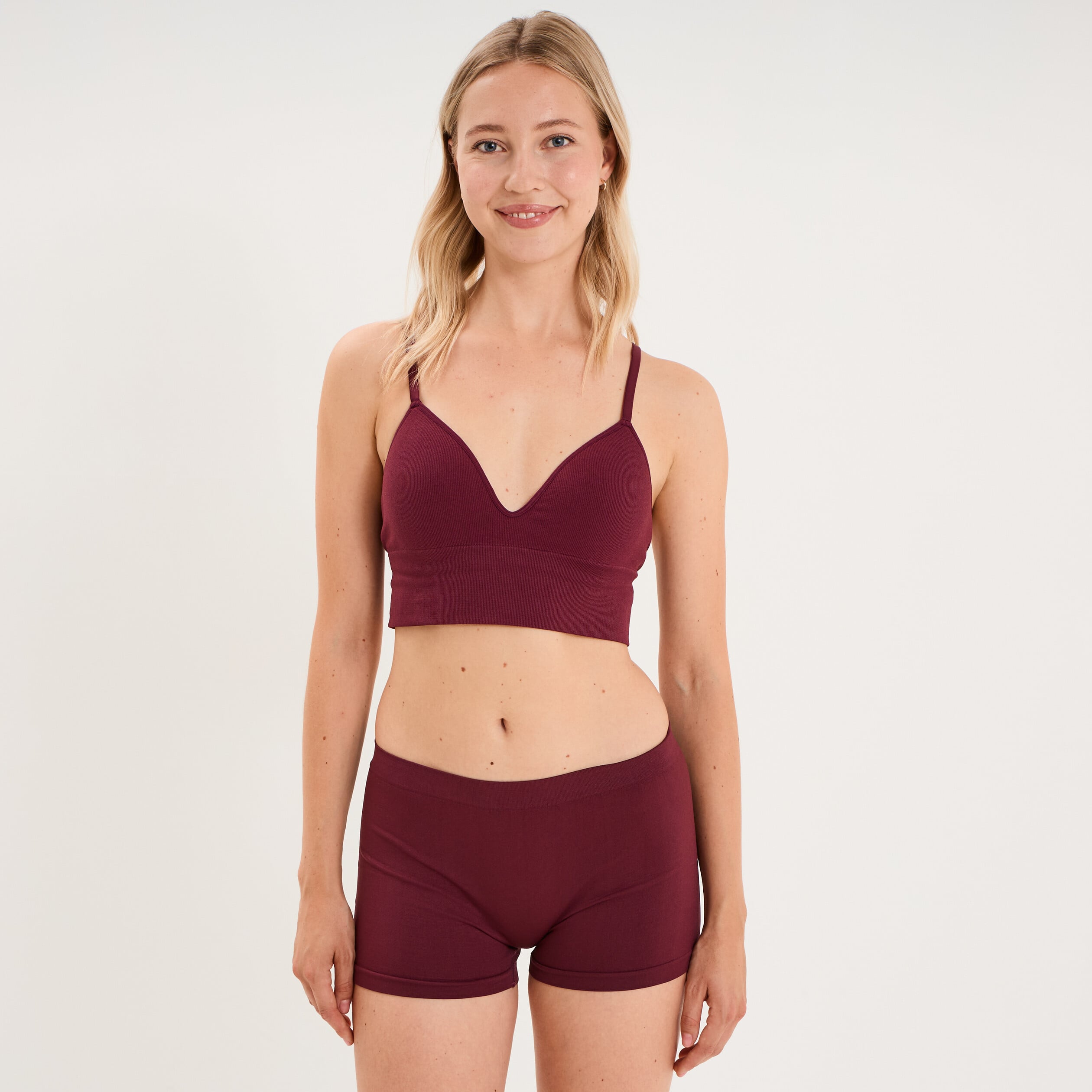 Brassi&egrave;re c&ocirc;tel&eacute;e padd&eacute;e sans armature prune femme