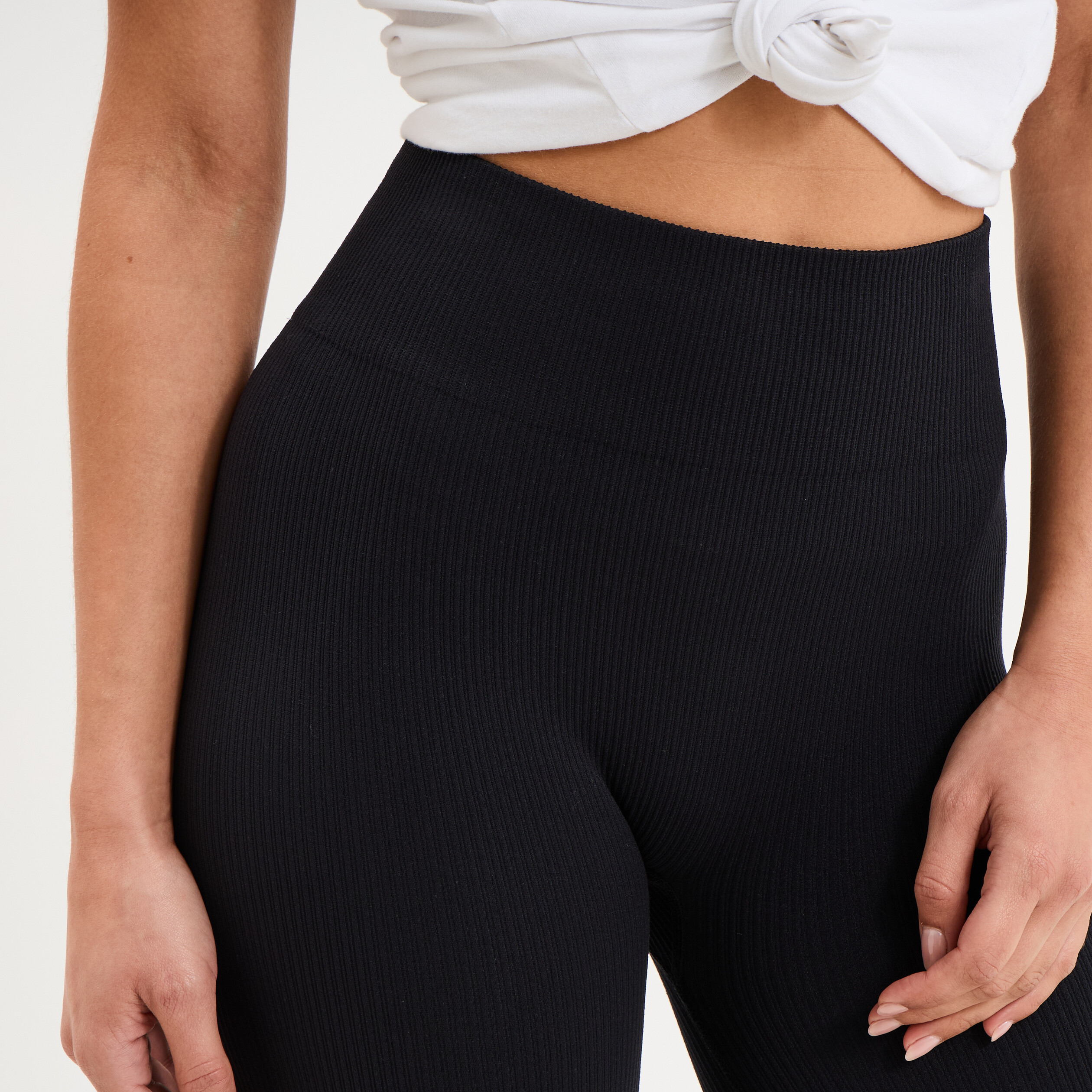 Legging de sport c&ocirc;tel&eacute; stretch noir femme