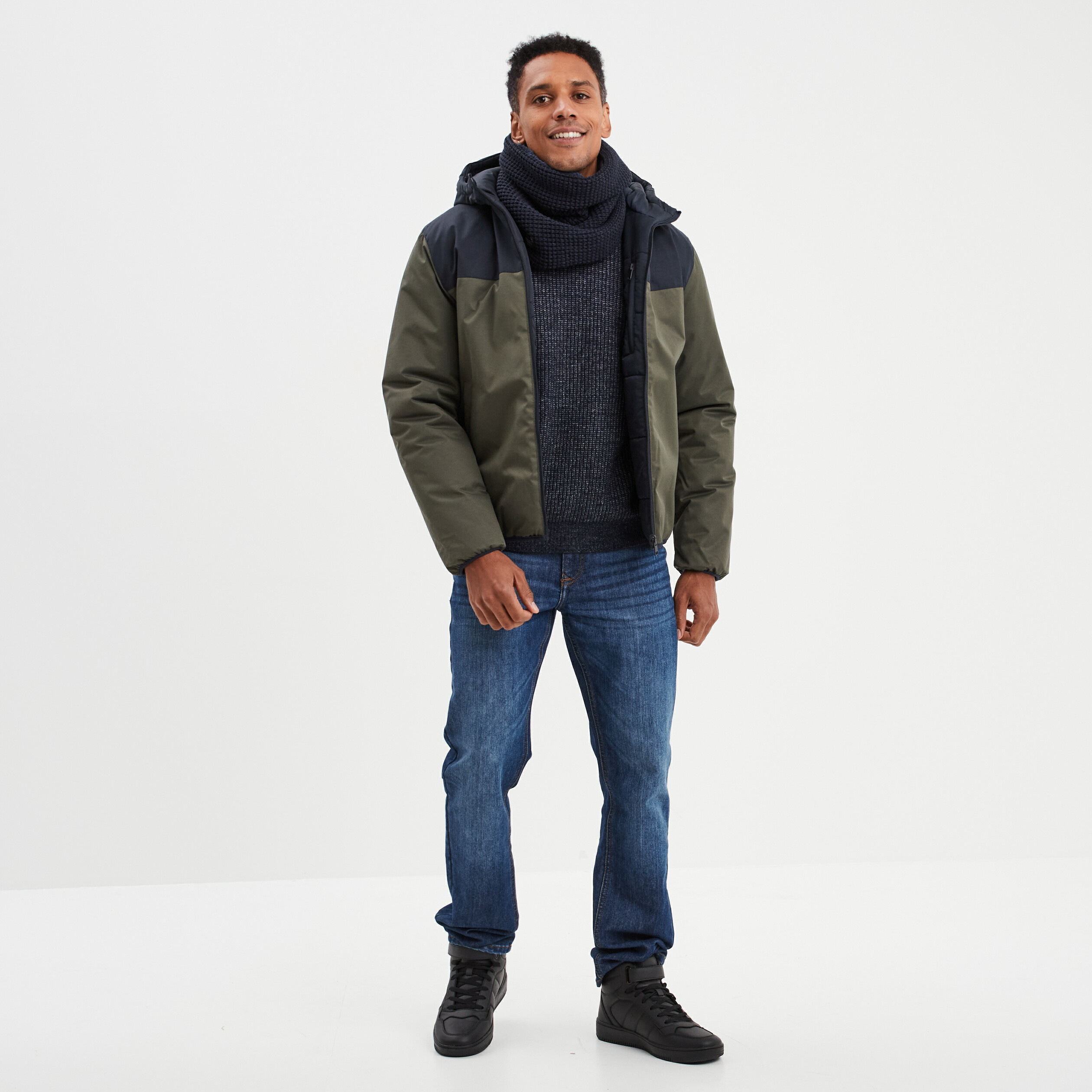 pull col rond a manches longues bleu fonce homme Pull col rond à manches longues bleu foncé homme