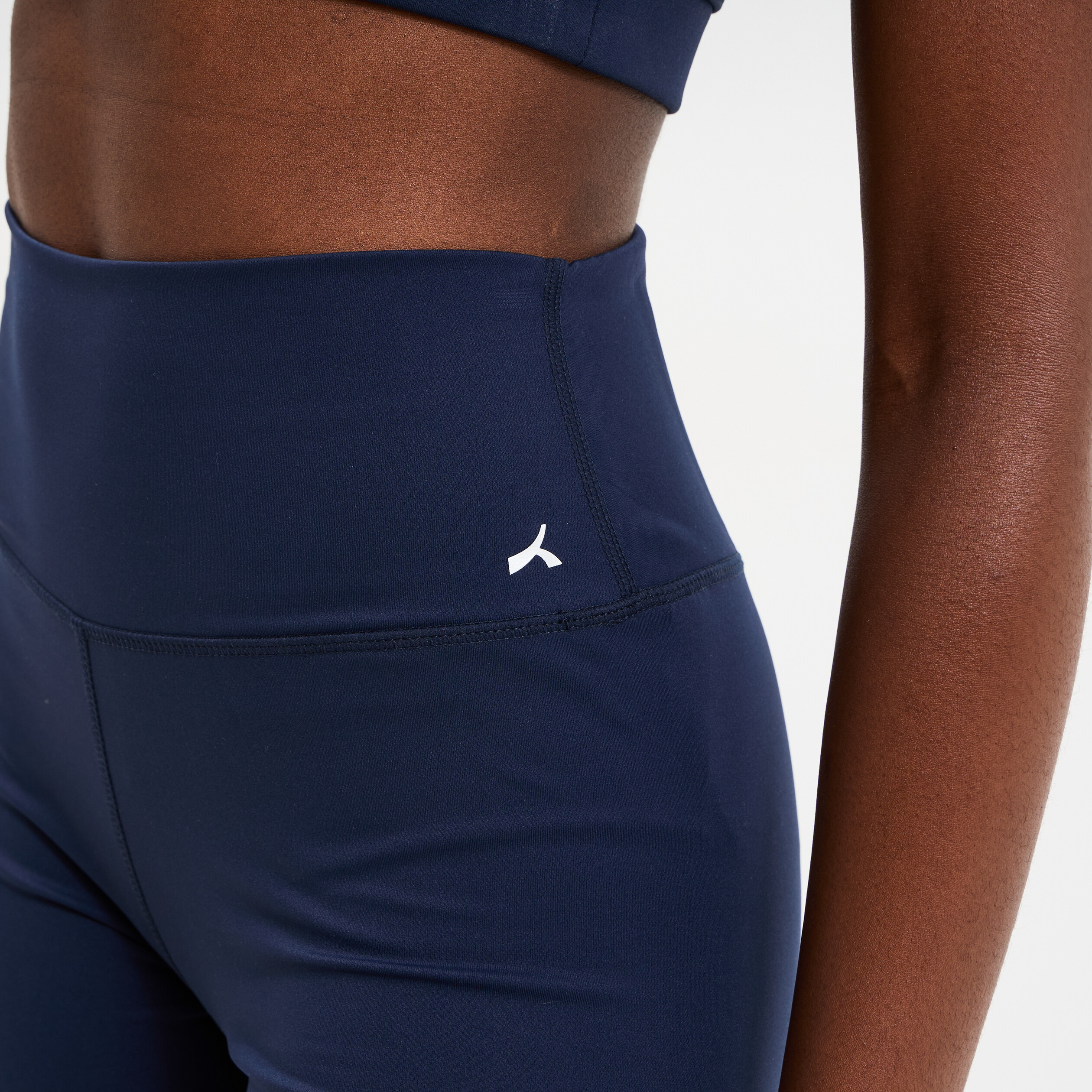 Short cycliste de sport taille haute bleu marine femme