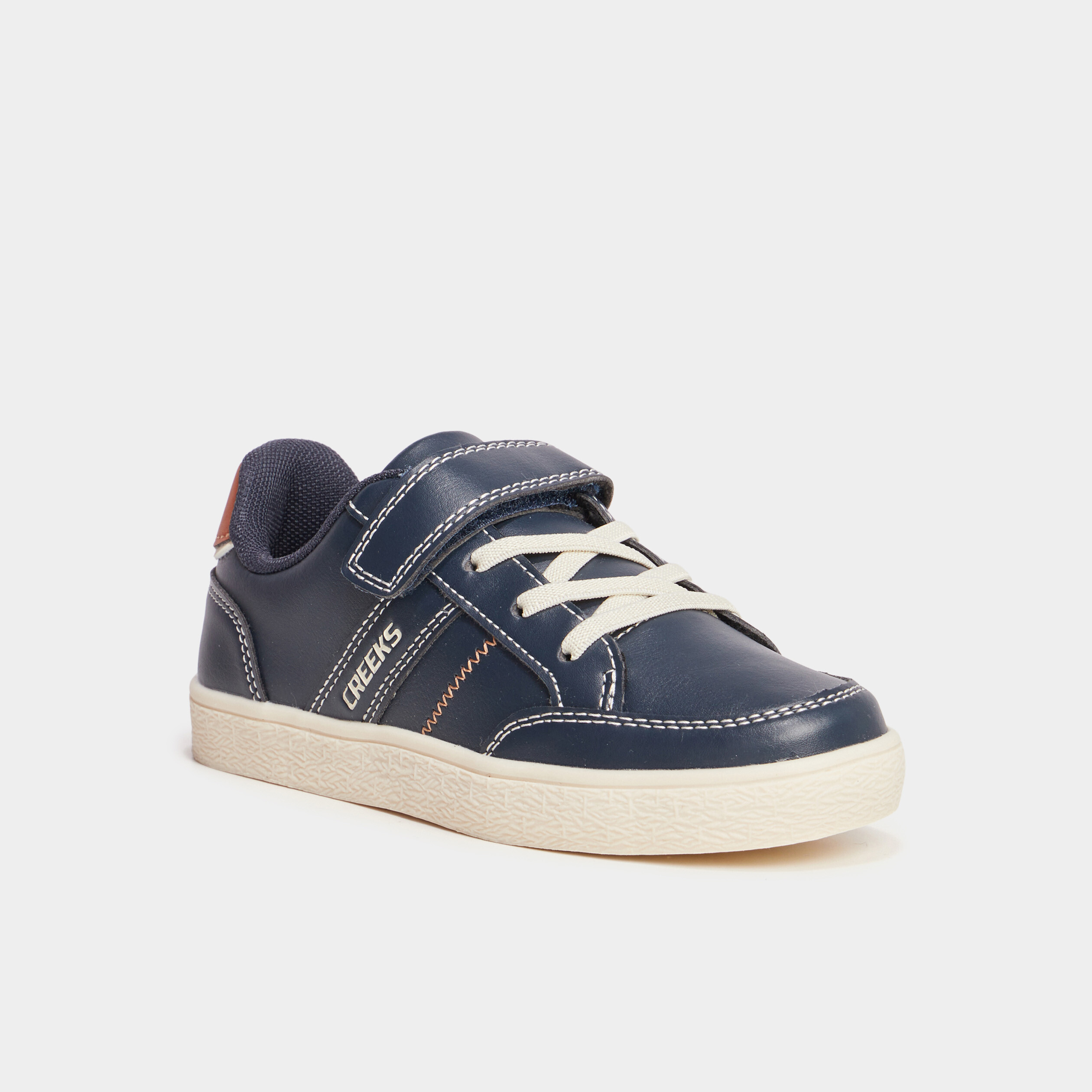 Tennis basses &agrave; scratchs bleu marine gar&ccedil;on