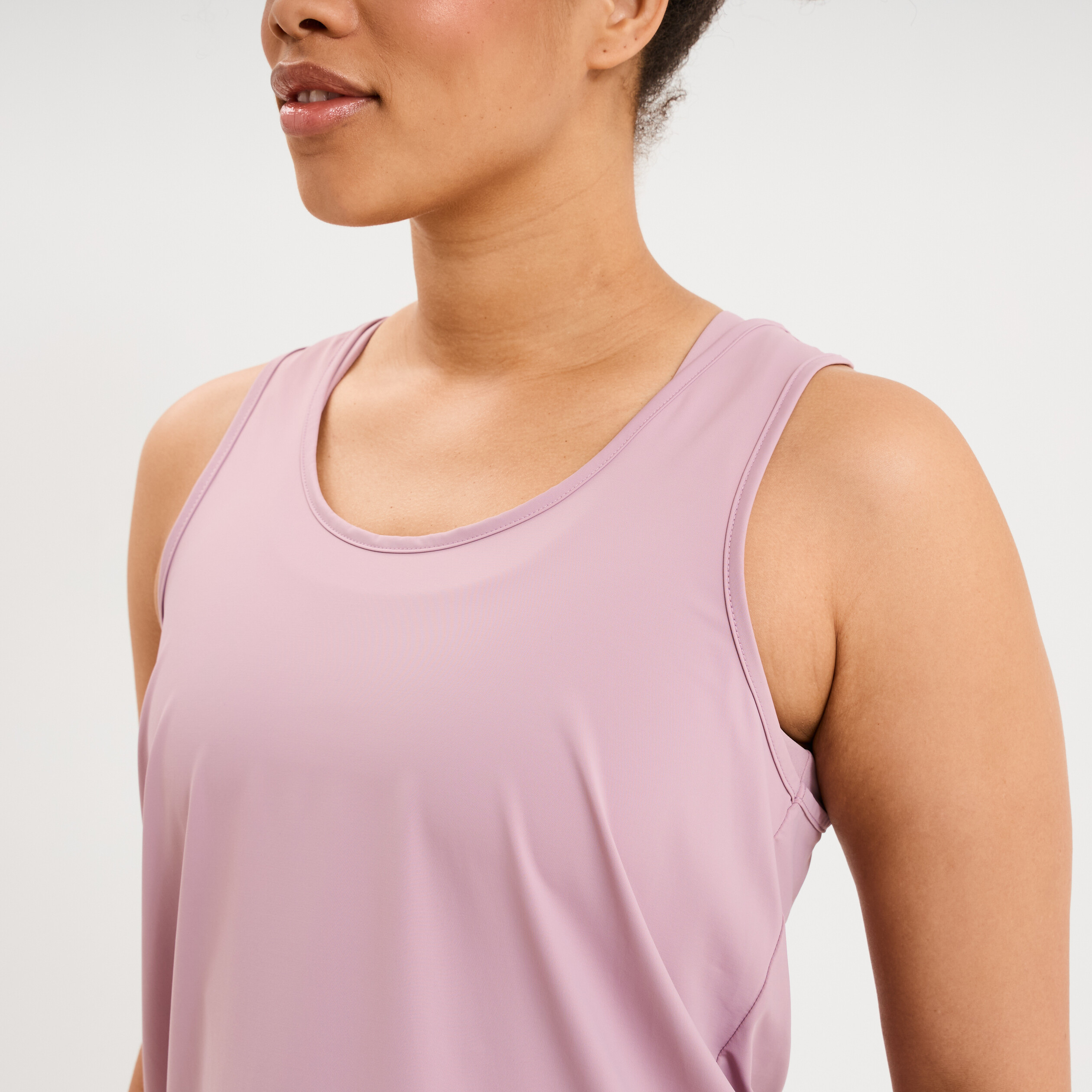 D&eacute;bardeur de sport fluide dos nageur mauve femme