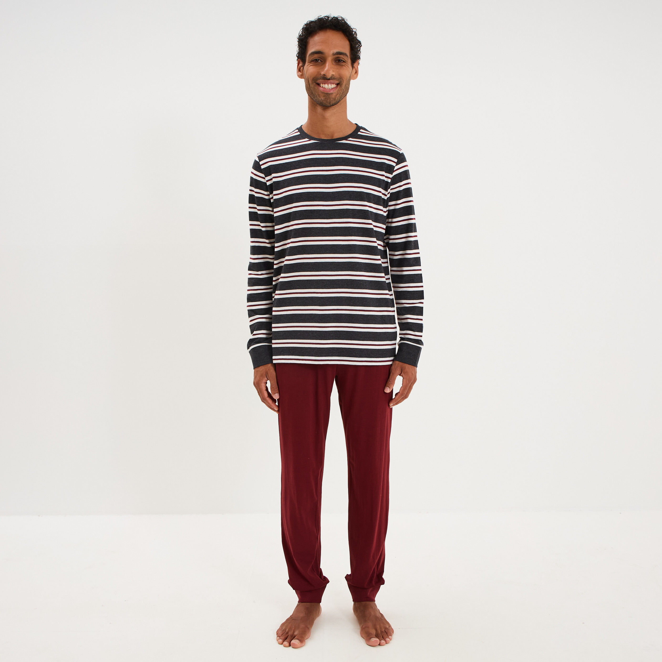 Ensemble pyjama pantalon t-shirt coton gris fonc&eacute; homme