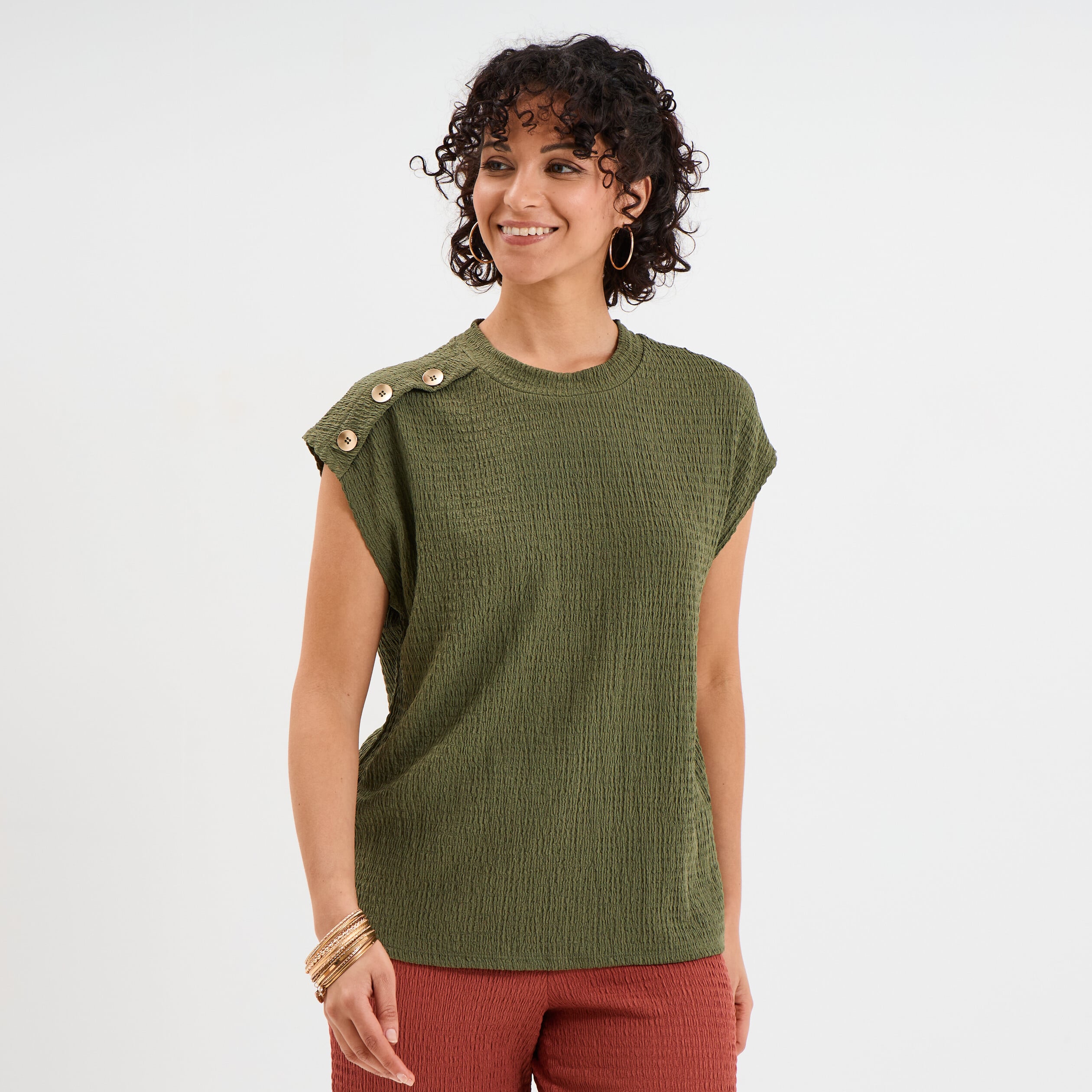T-shirt gaufr&eacute; col rond avec boutons vert kaki femme