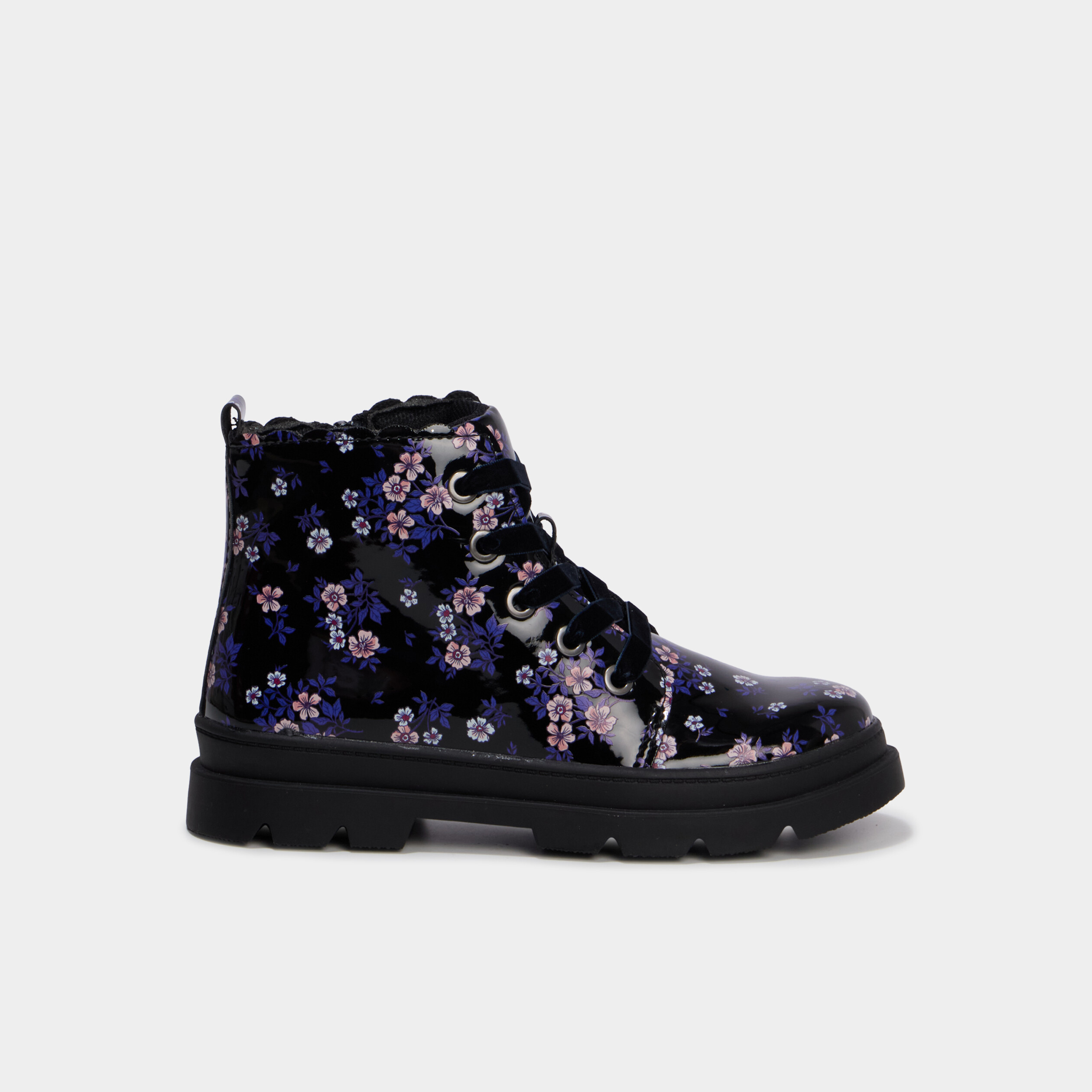 Boots crant&eacute;es vernies noir fille