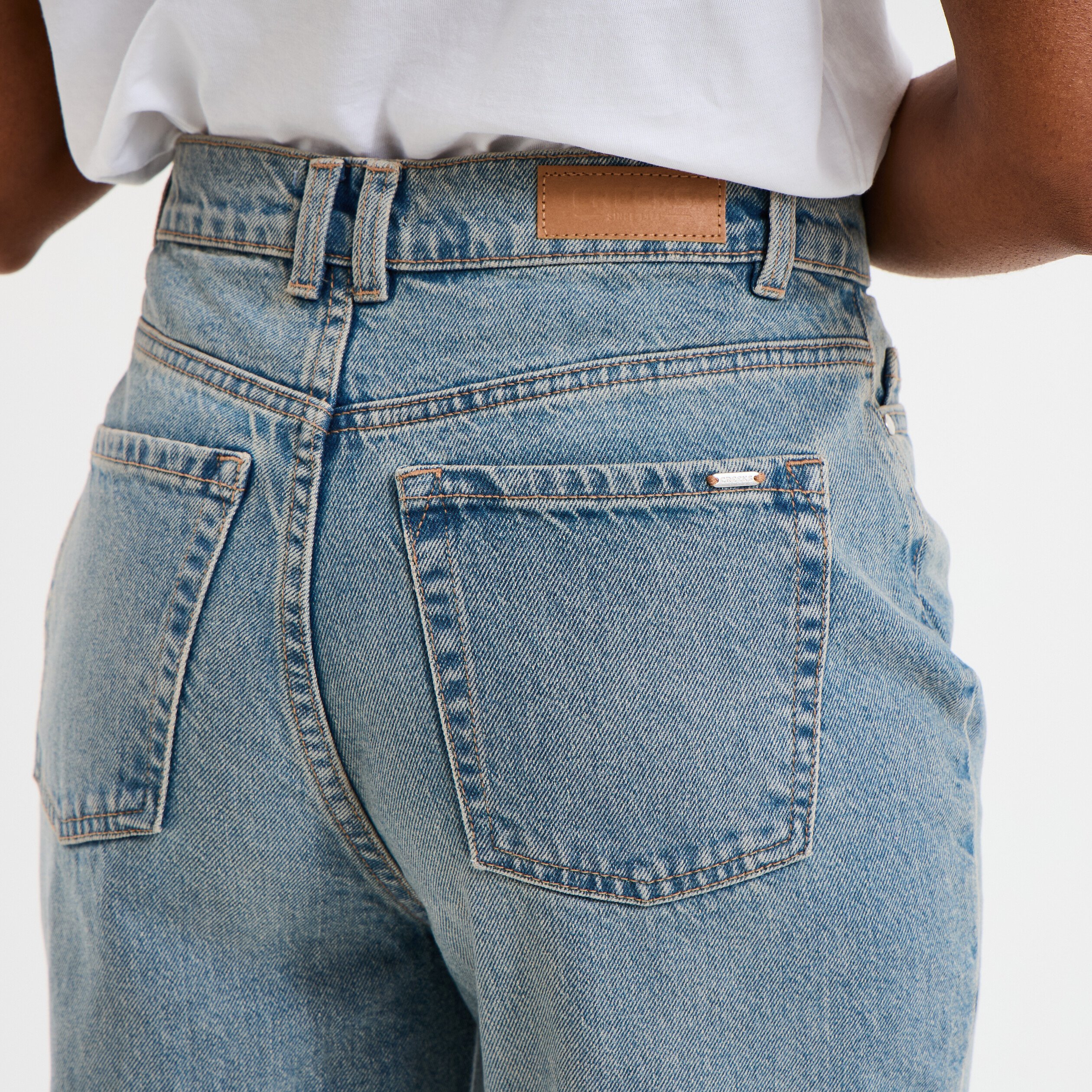 jeans mom 78eme taille haute creeks denim dirty femme Jeans mom 7/8ème taille haute Creeks denim dirty femme