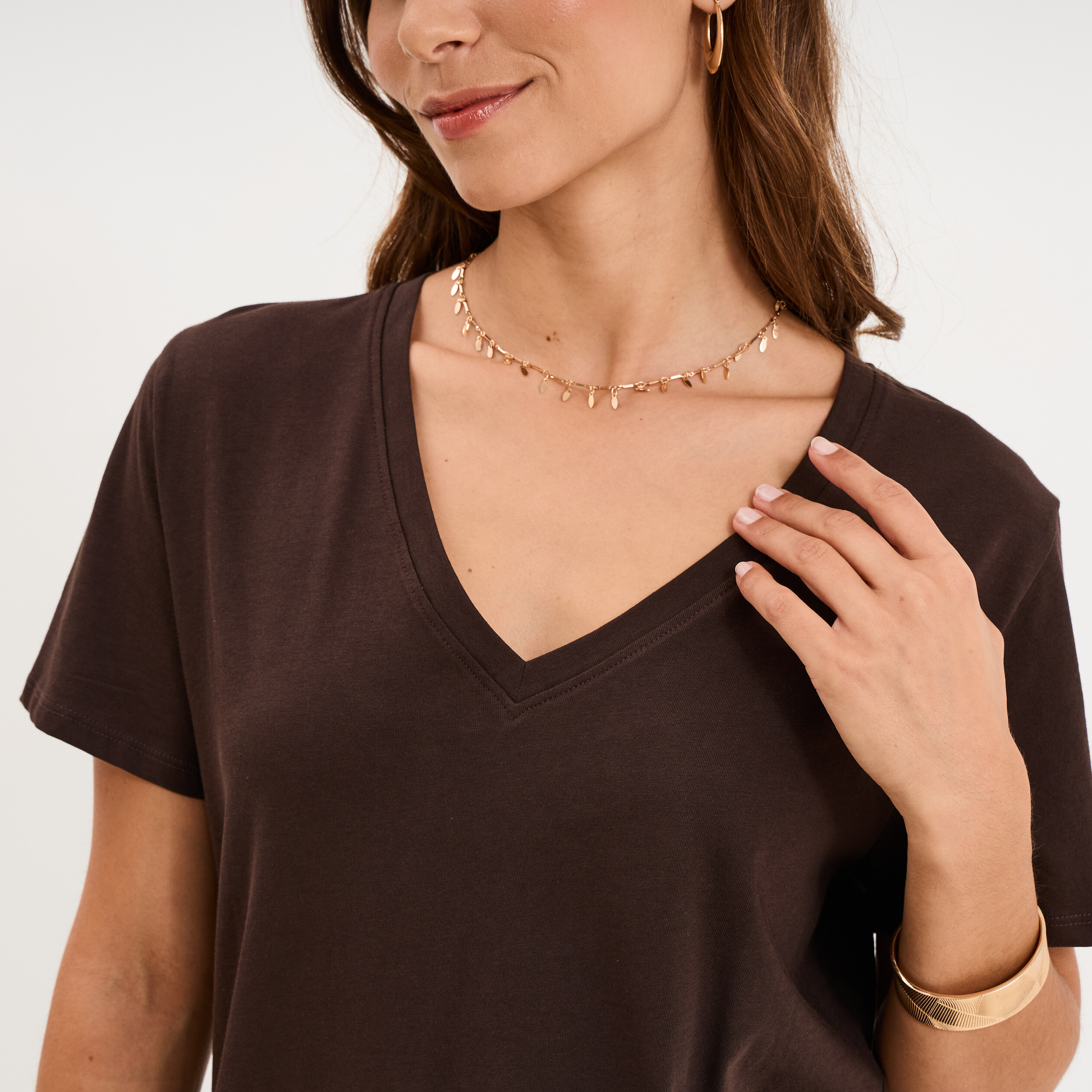 T-shirt manches courtes col en V coton marron fonc&eacute; femme