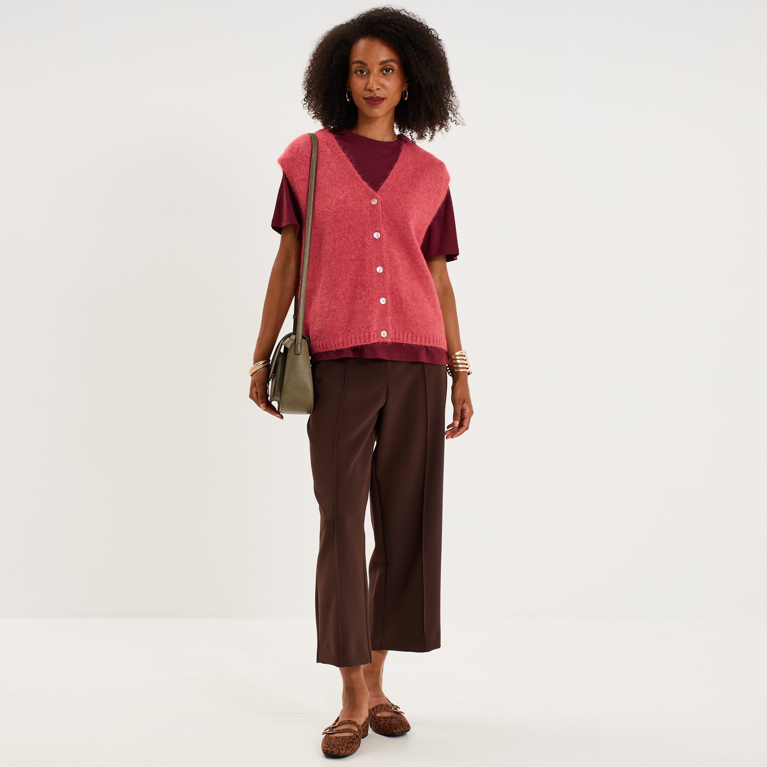 Gilet sans manches col V boutonn&eacute; rose cerise femme
