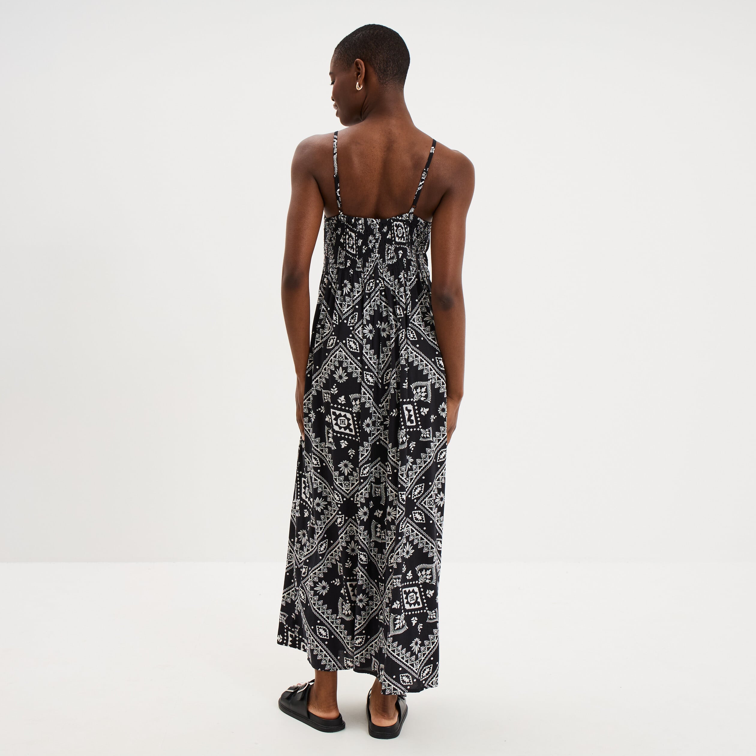 Robe longue buste effet crochet noir femme