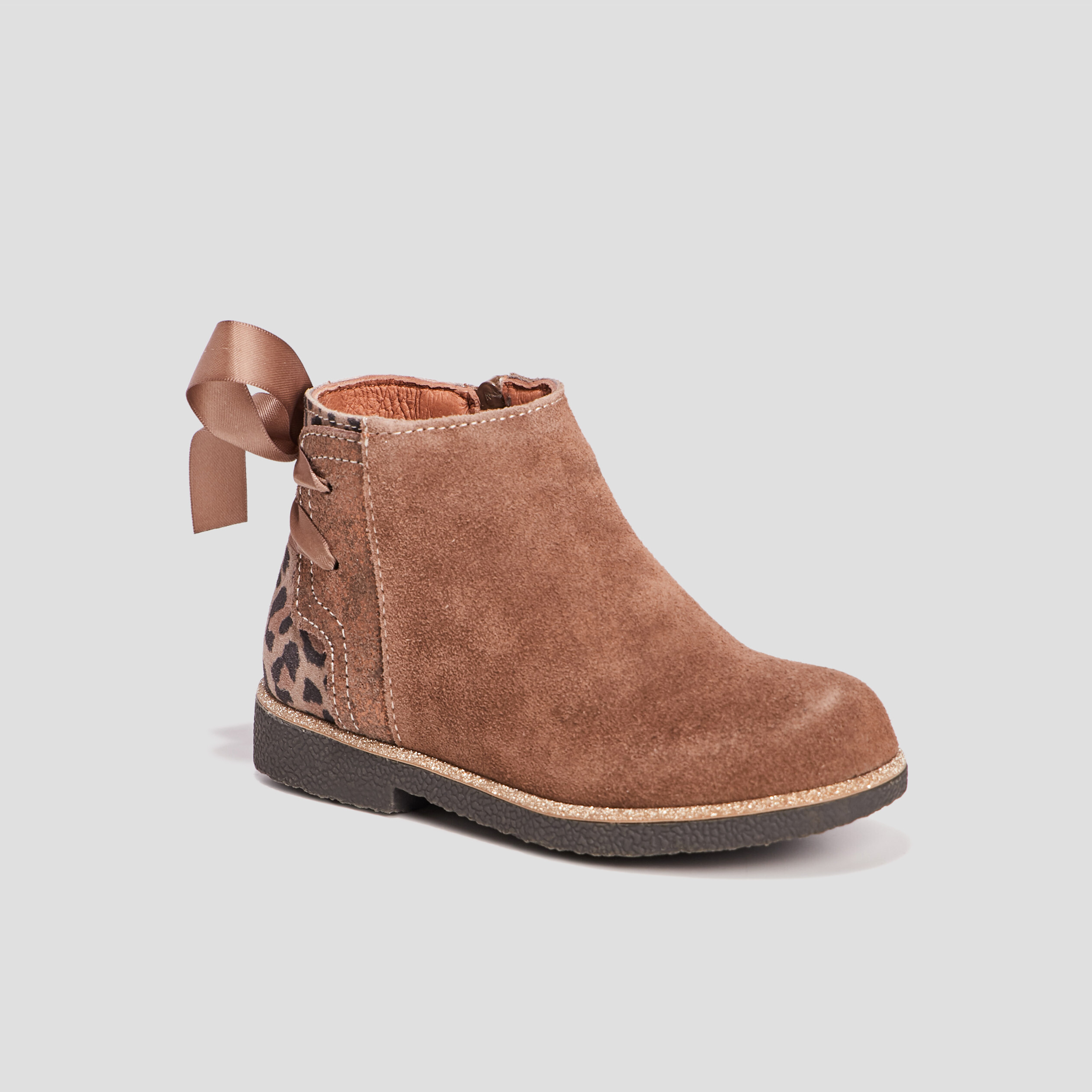bottines avec noeuds en cuir taupe fille Bottines avec noeuds en cuir taupe fille