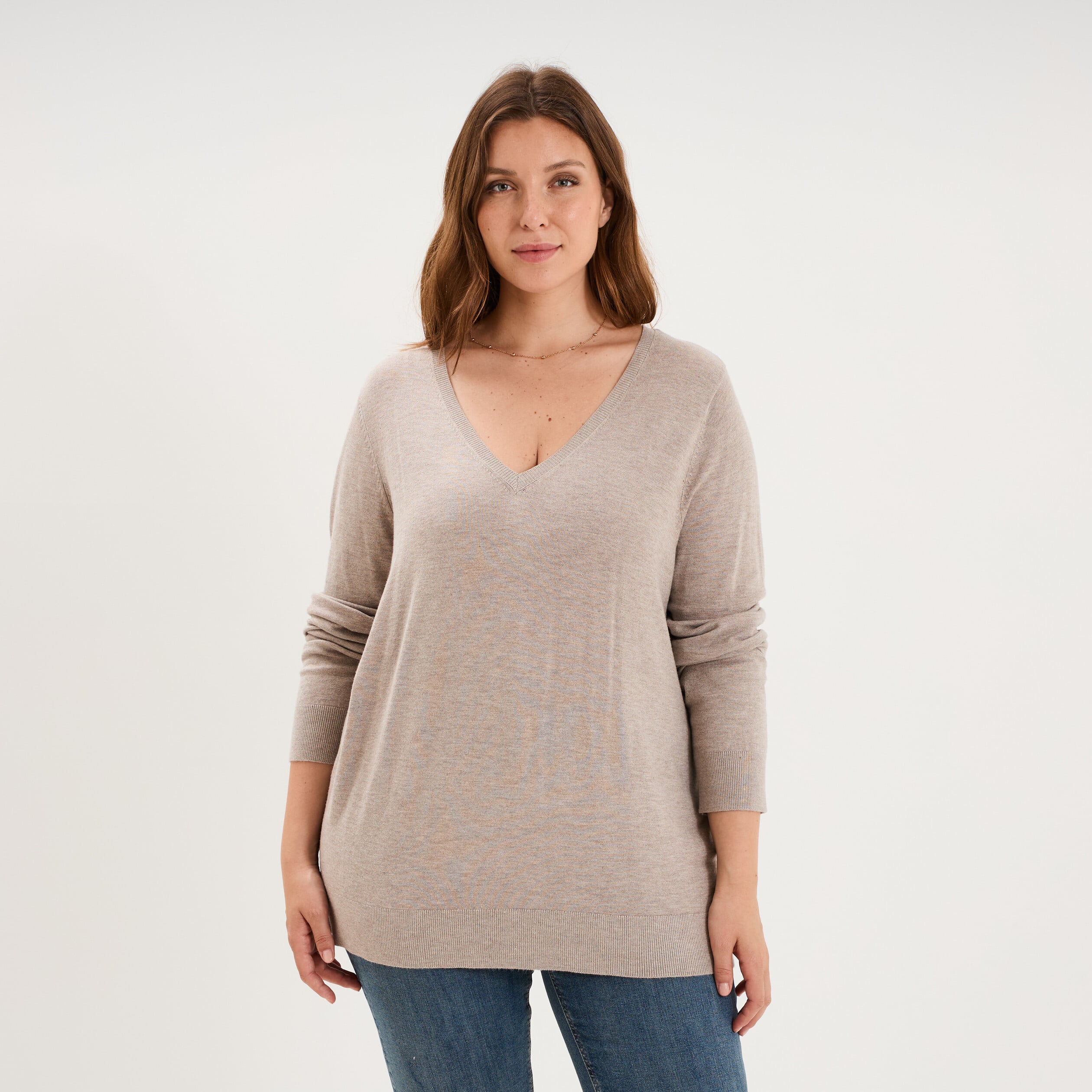 Pull fin col en V manches longues beige femme grande taille