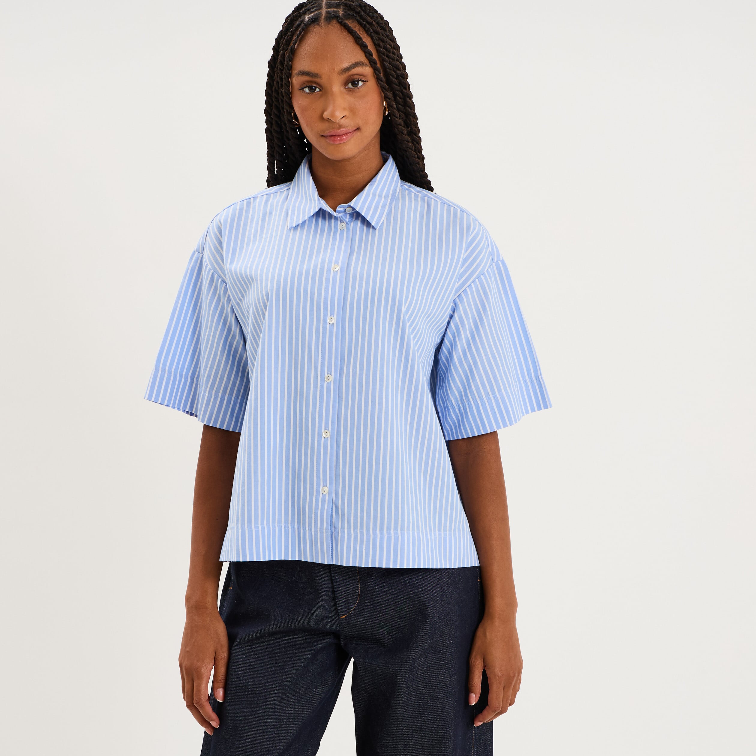 Chemise boxy manches coude boutonn&eacute;e bleu ciel femme