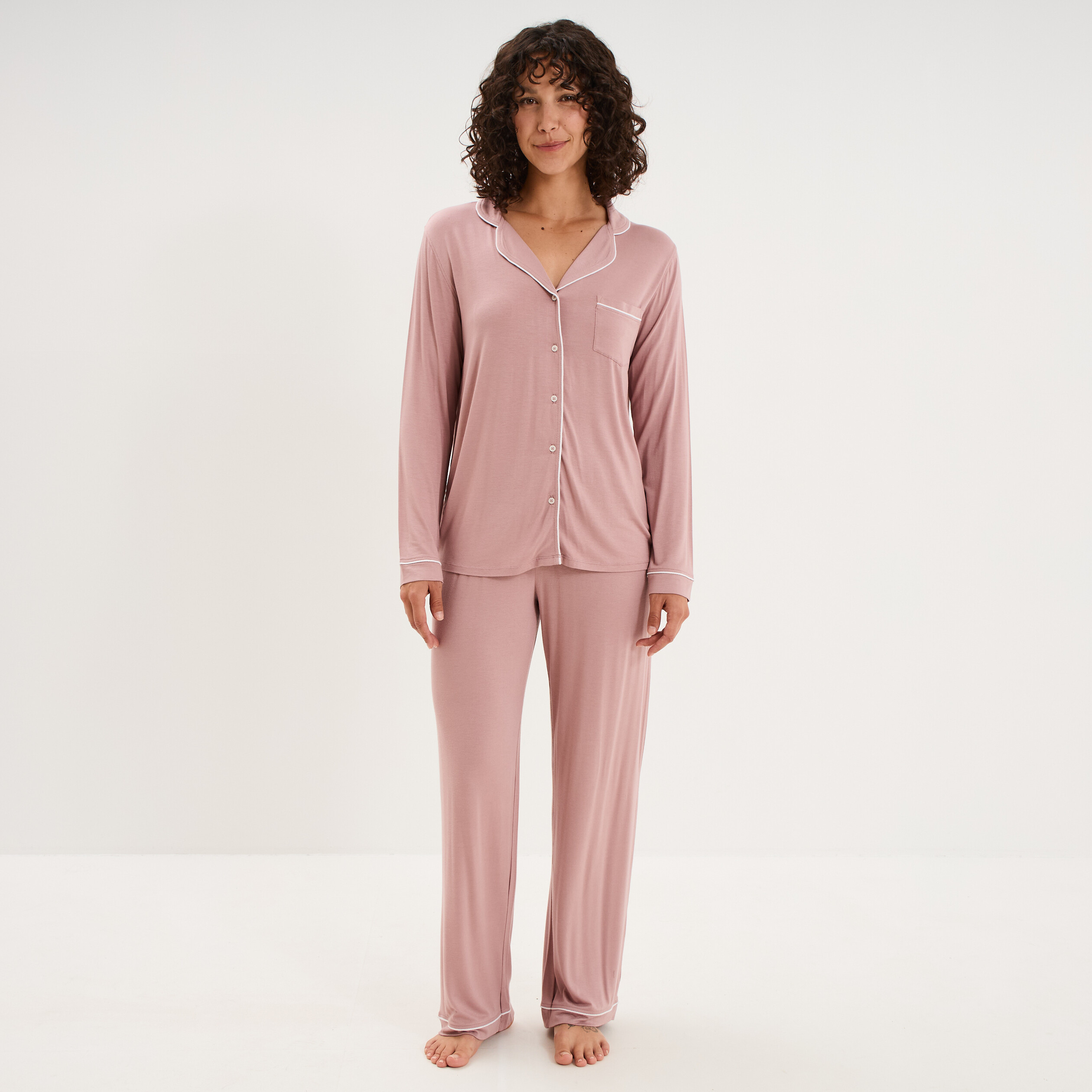 Ensemble pyjama pantalon et chemise mauve femme