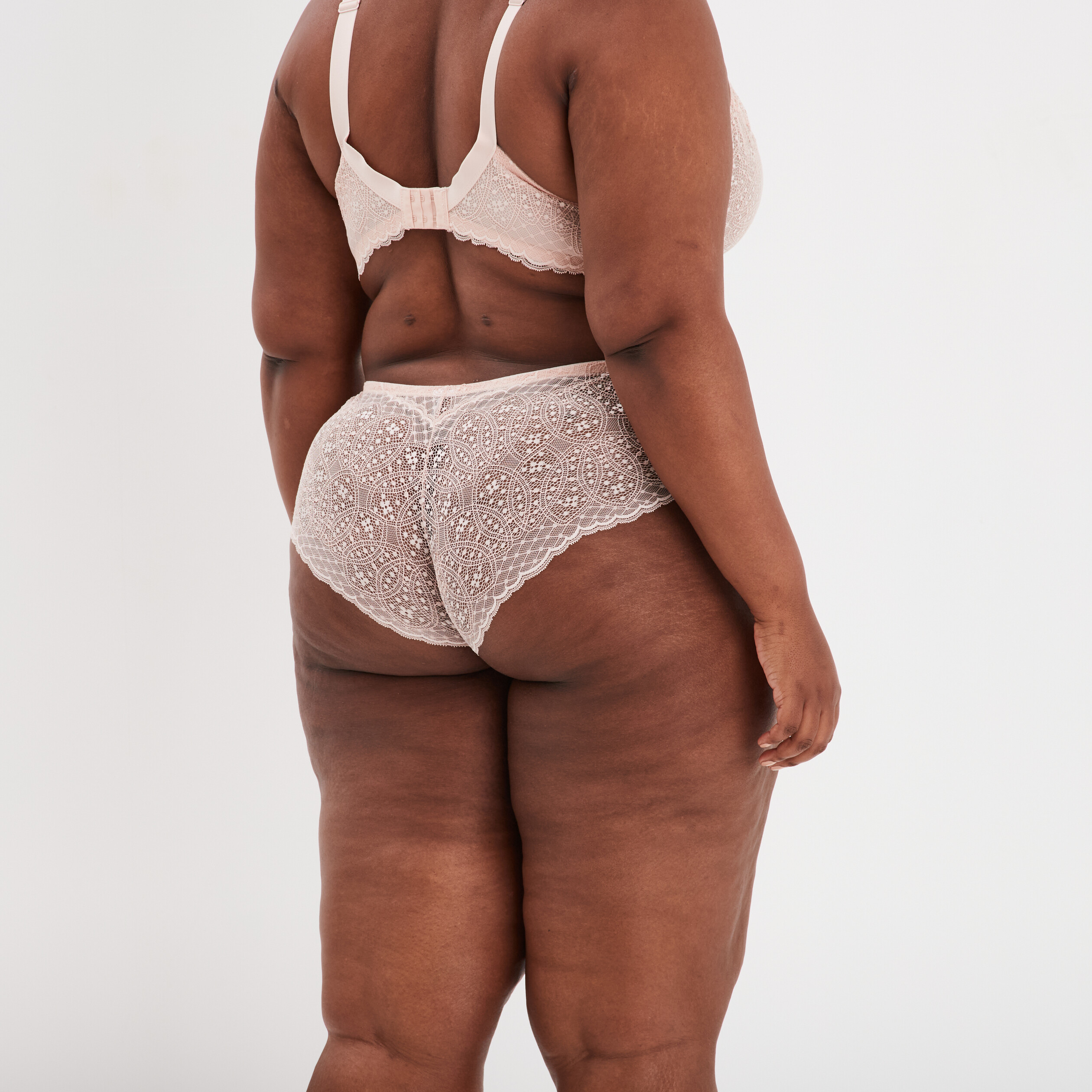 shorty en dentelle izzie rose pastel femmegt Shorty en dentelle Izzie rose pastel femme grande taille