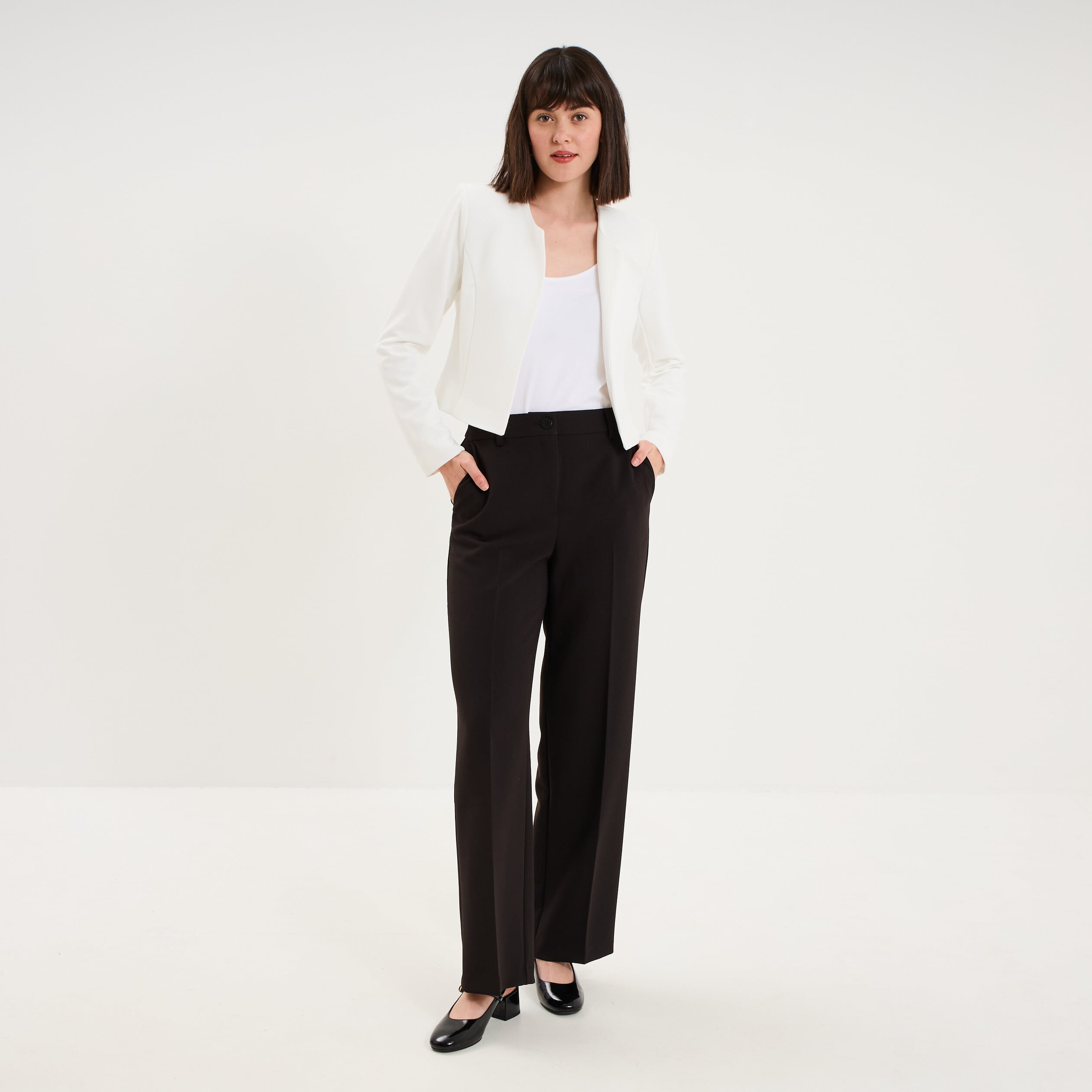 Veste bol&eacute;ro courte ajust&eacute;e blanc femme