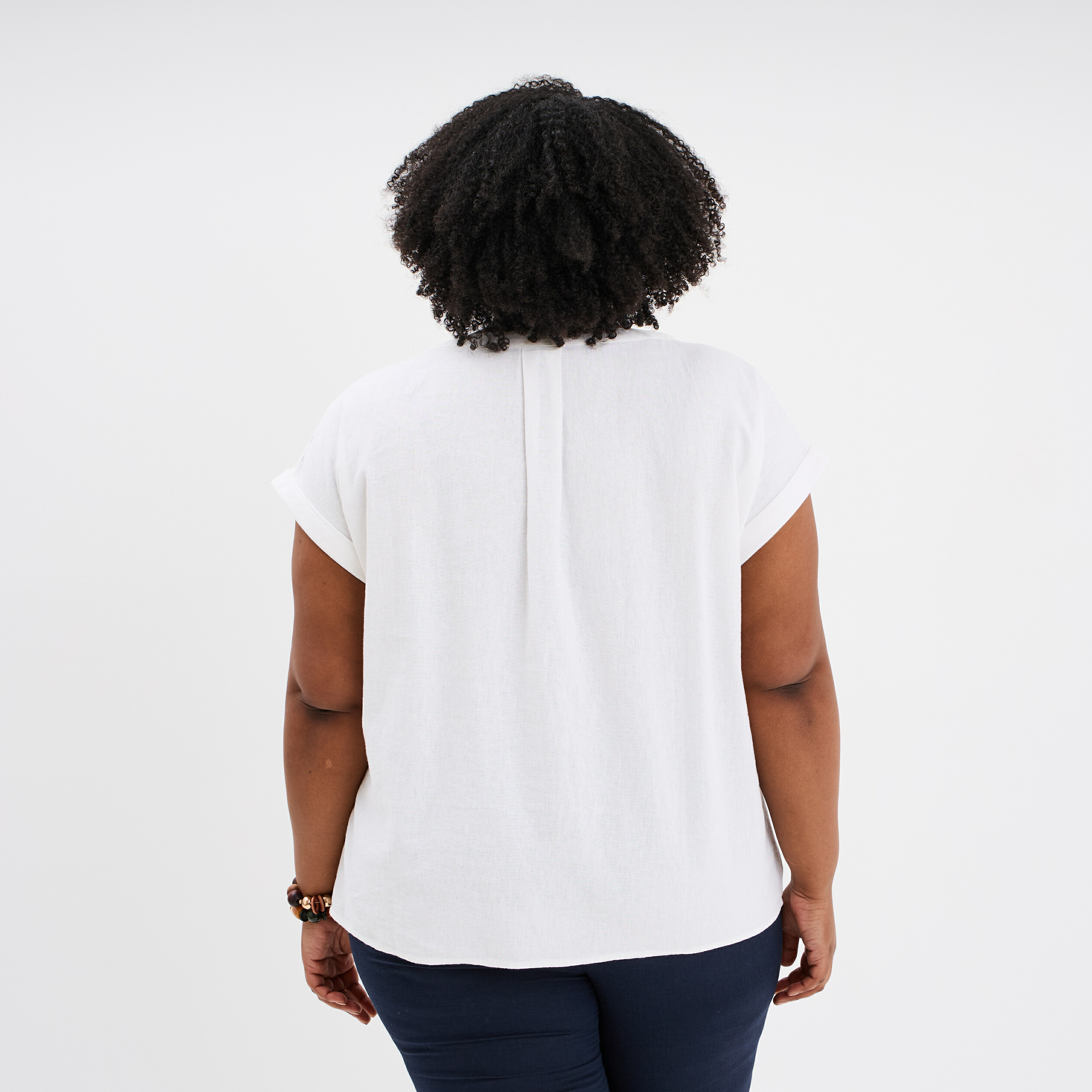 blouse col v manches courtes melange lin blanc femmegt Blouse col V manches courtes mélange lin blanc femme grande taille