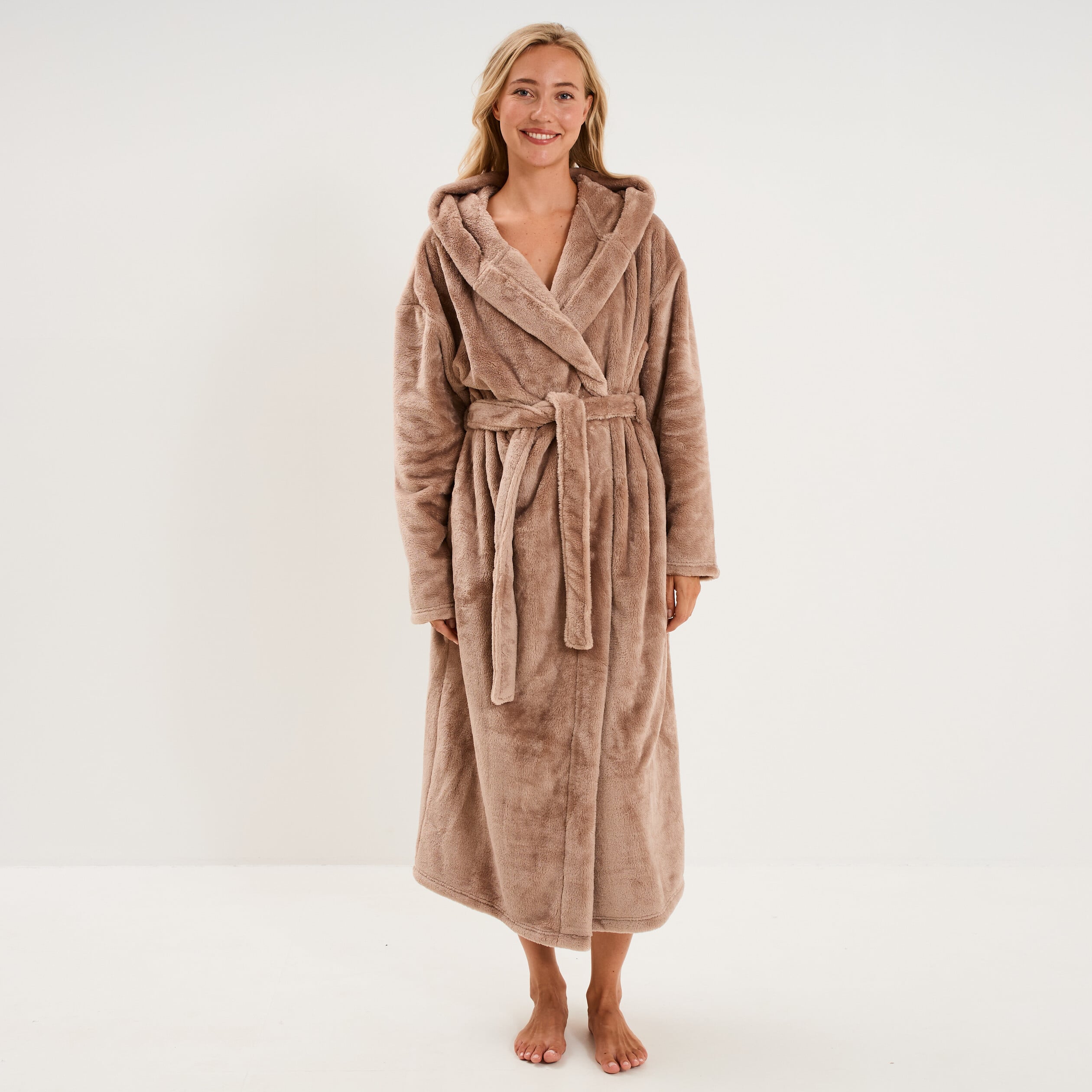 Peignoir effet velours &agrave; capuche beige femme