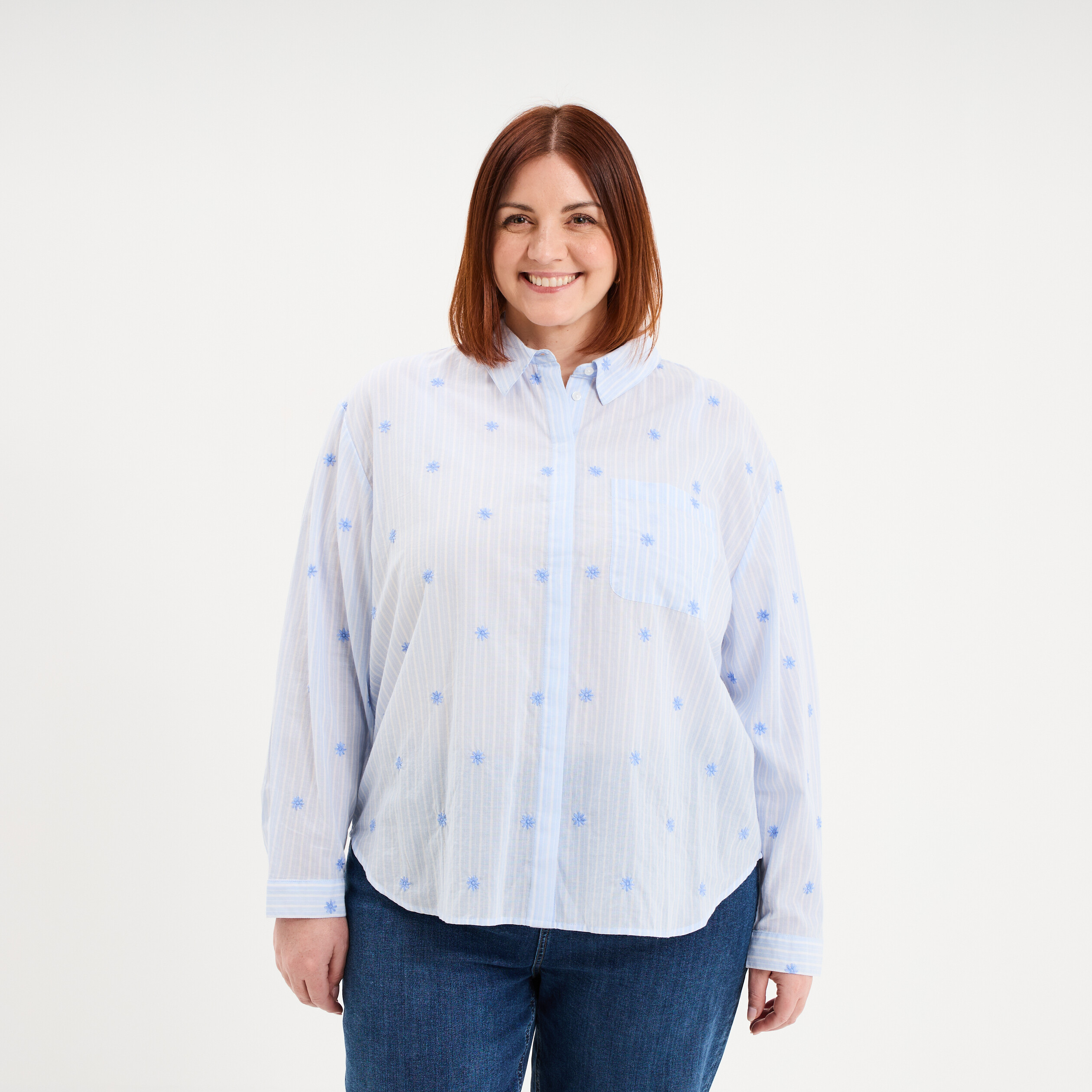 Chemise brod&eacute;e 1 poche manches longues bleu femme grande taille