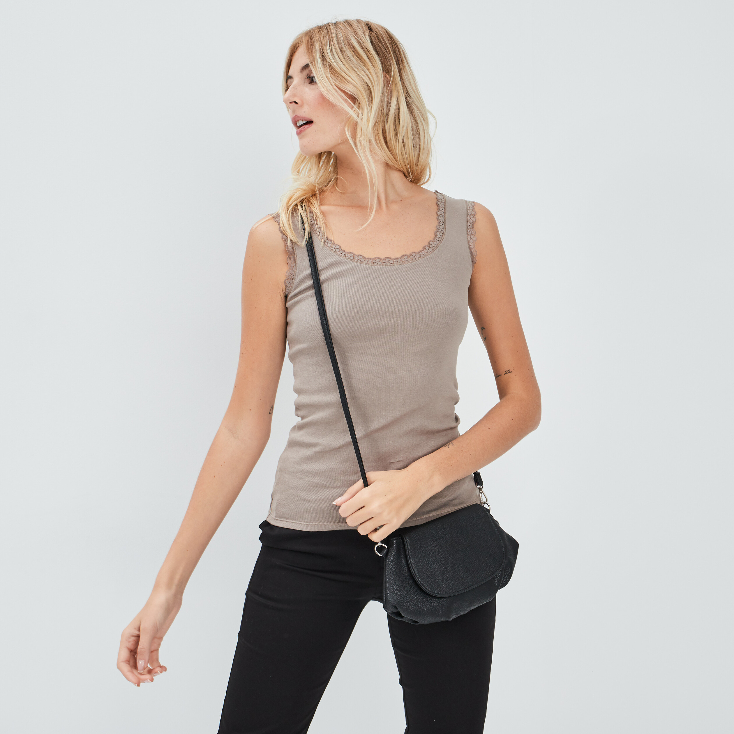 sac besace noir femme Sac besace noir femme