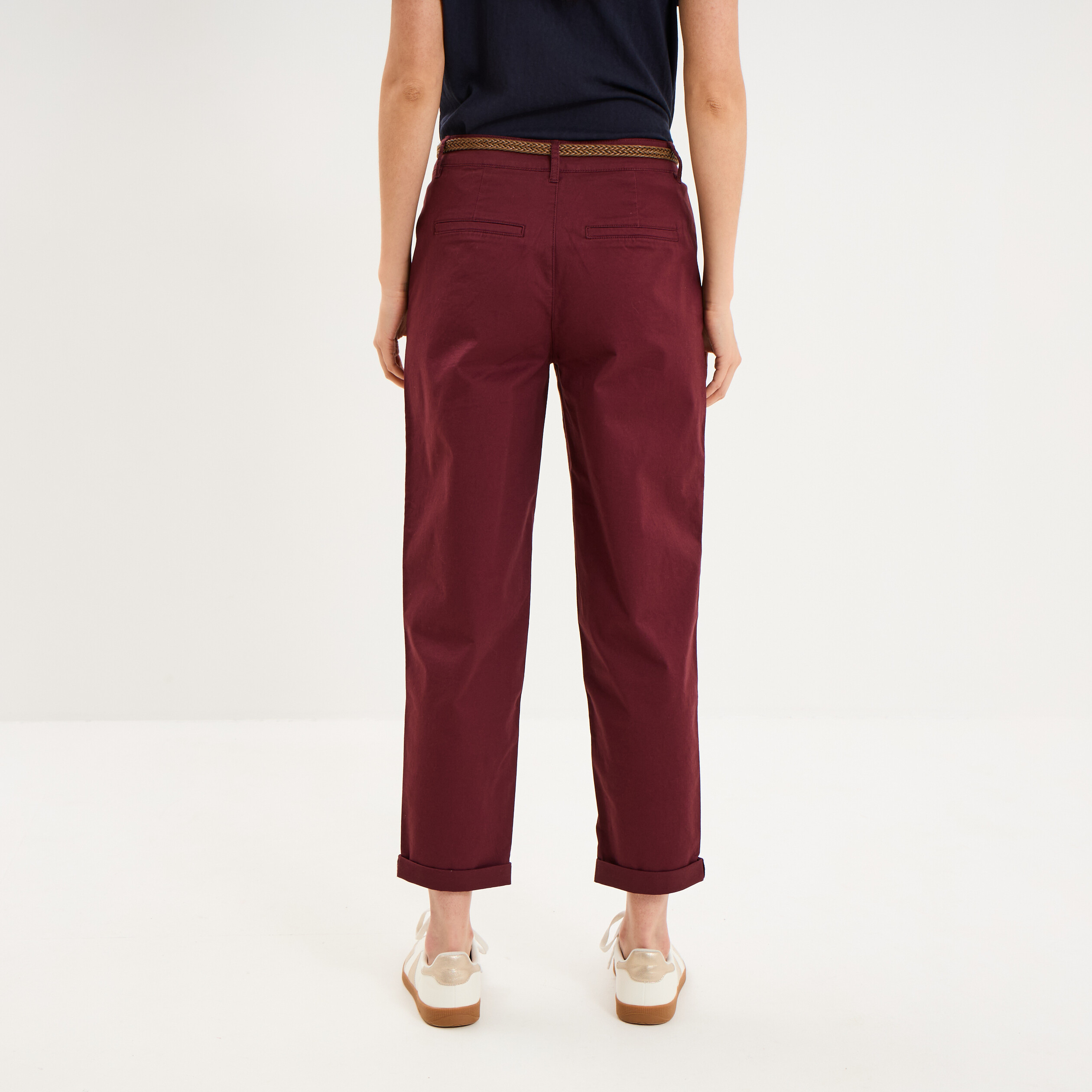 Pantalon chino regular ceinture tress&eacute;e violet fonc&eacute; femme