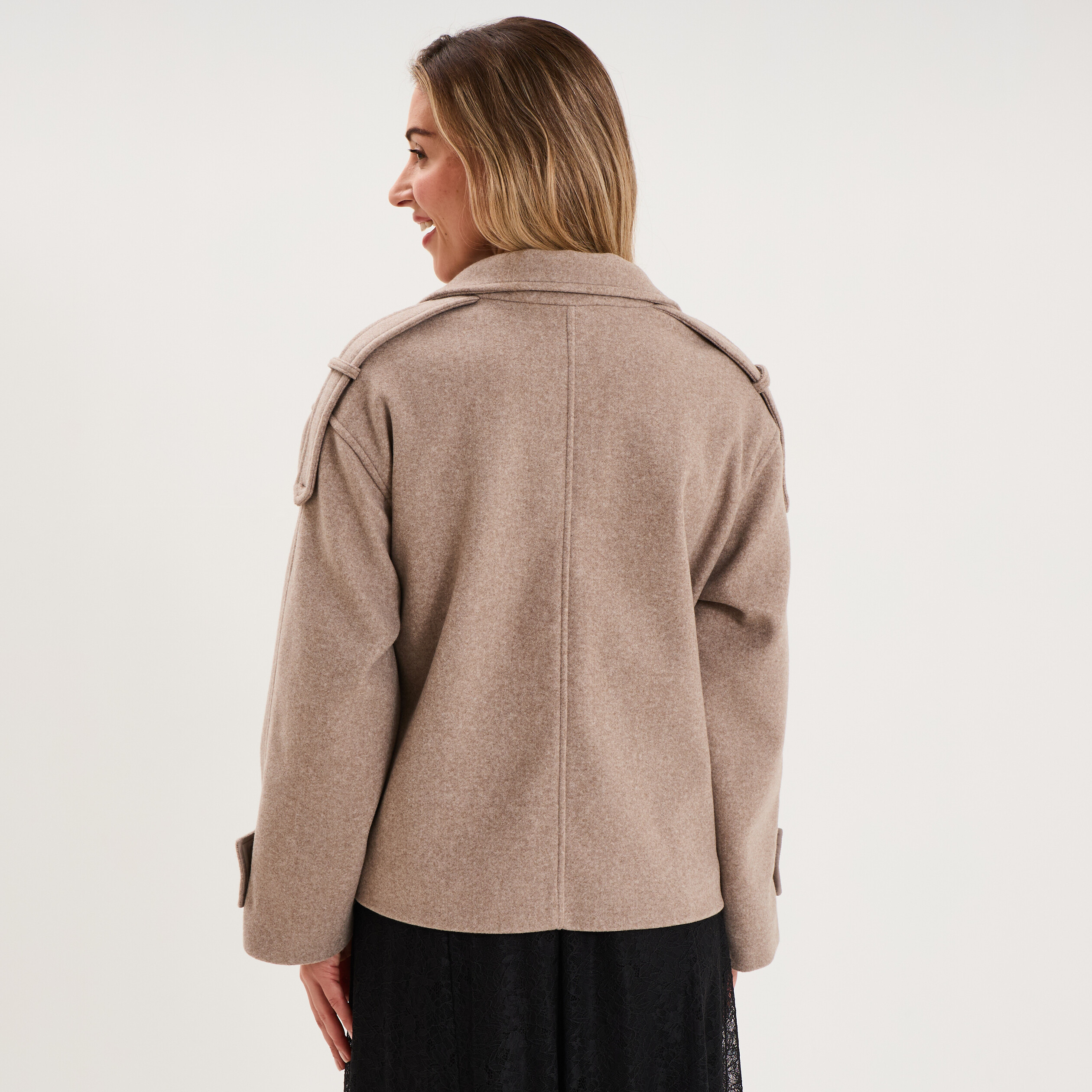 Manteau court boutonn&eacute; beige femme