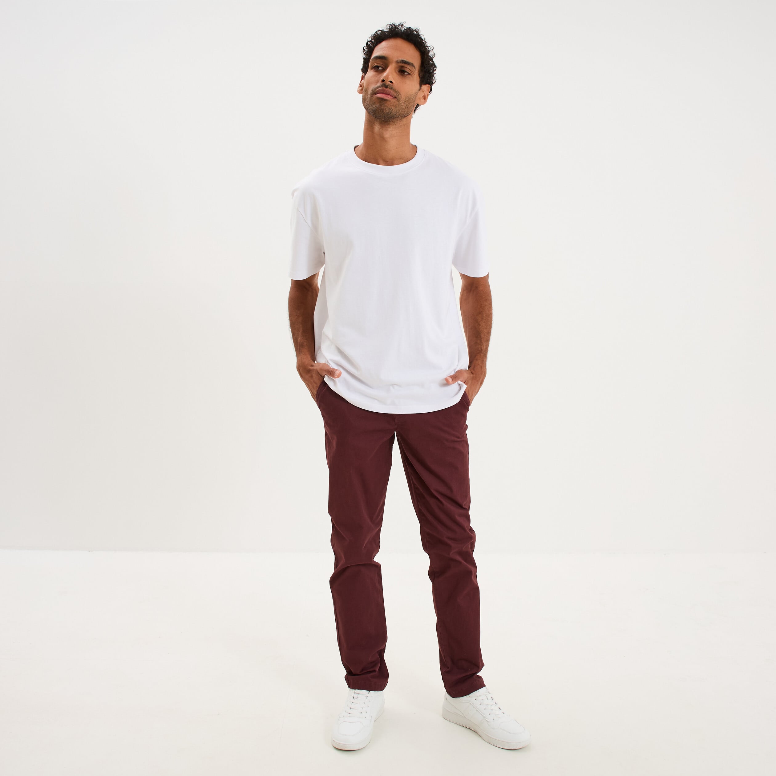 Pantalon chino droit stretch prune homme