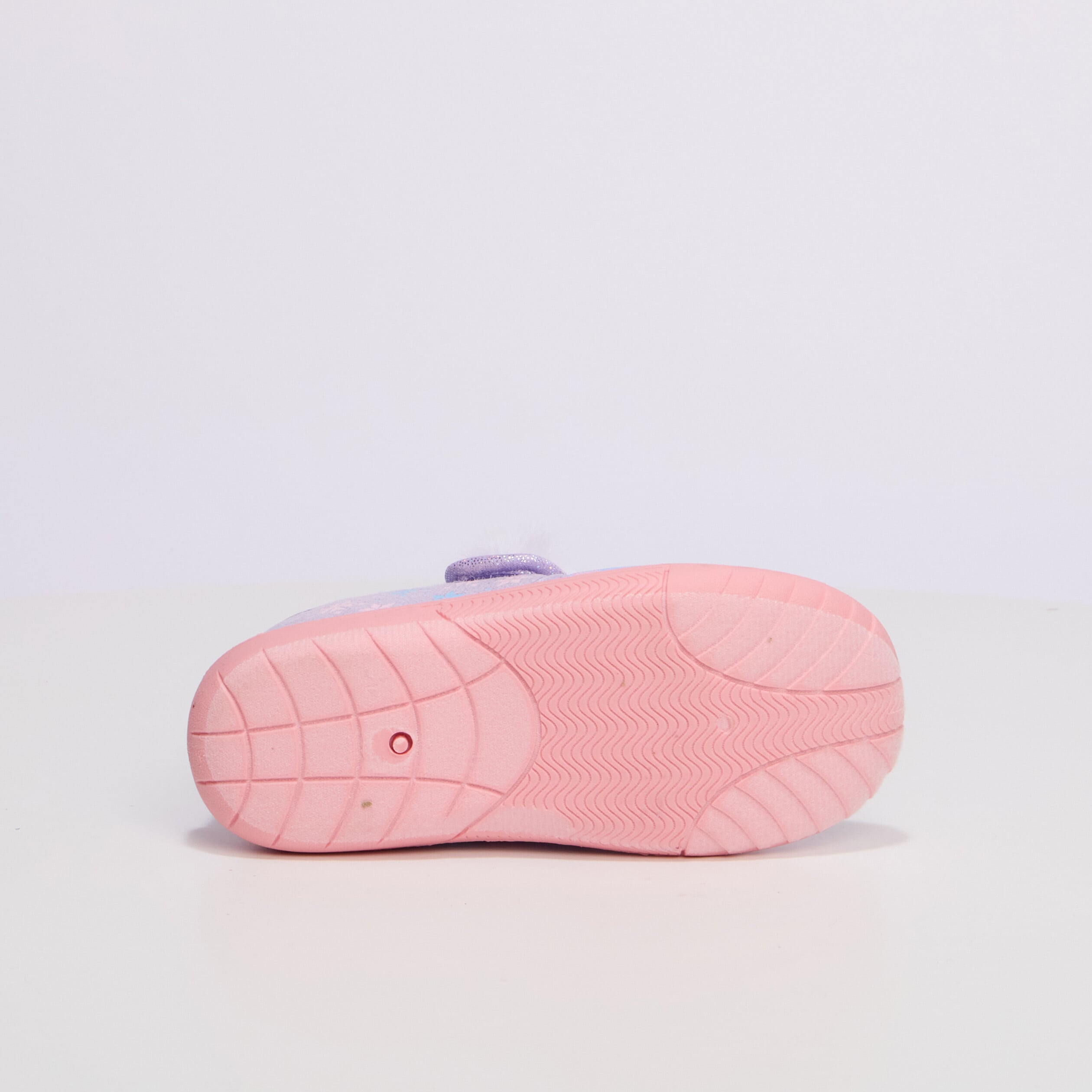 Chaussons &agrave; pompons La Reine des neiges mauve fille