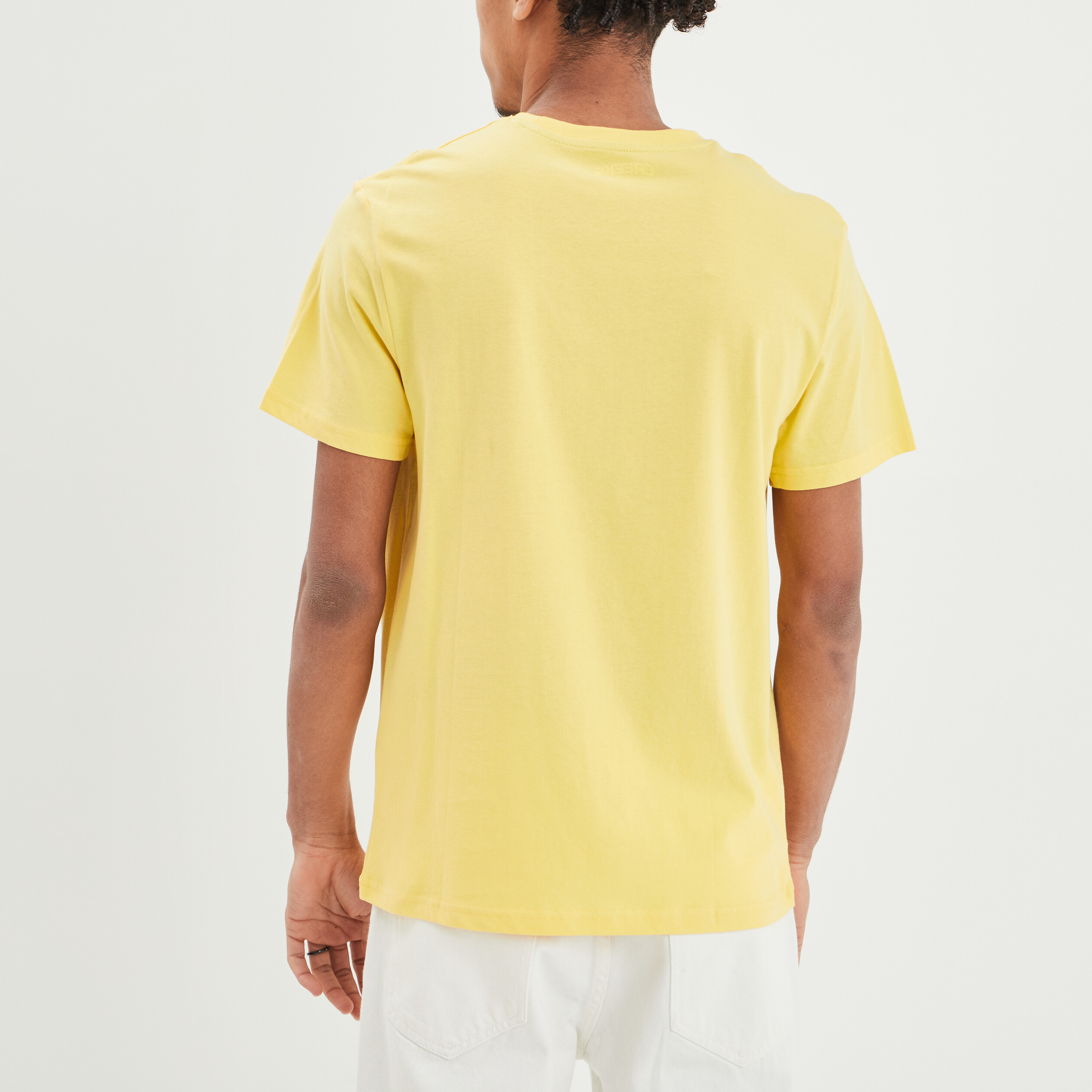 Comment porter une chemise blanche oversize femme ? – Éternel Vintage