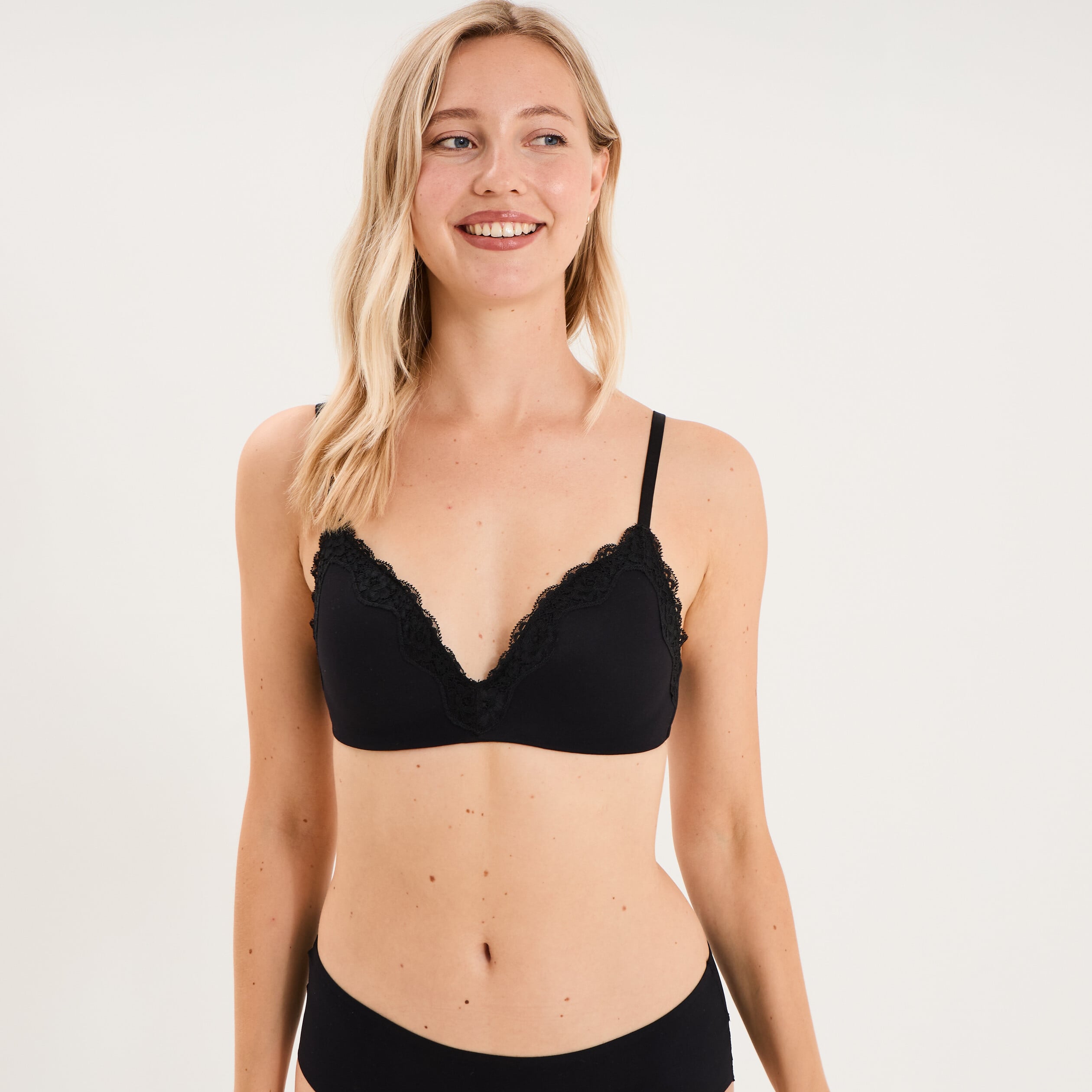 Soutien-gorge triangle micro dentelle noir femme