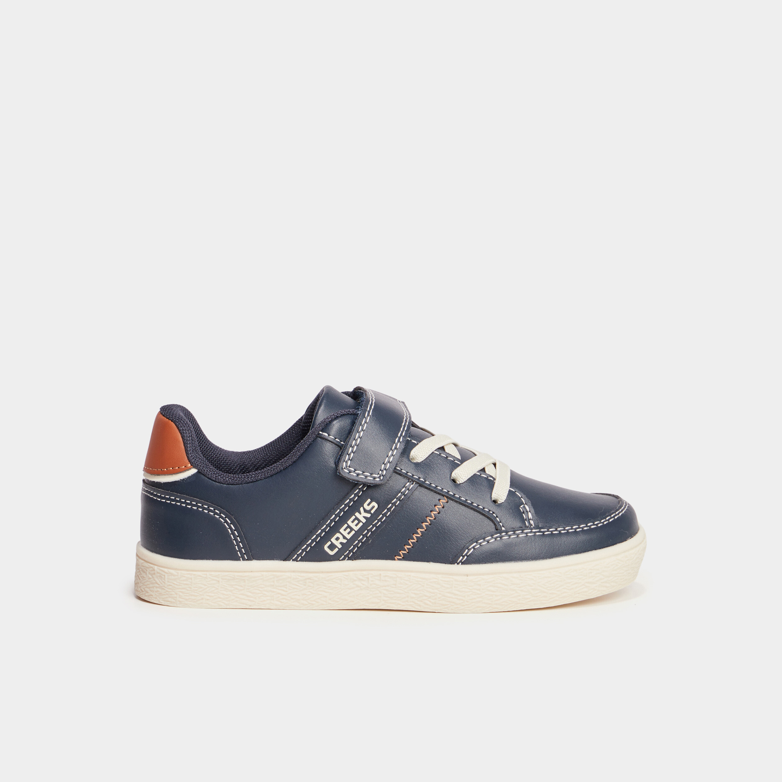 Tennis basses &agrave; scratchs bleu marine gar&ccedil;on