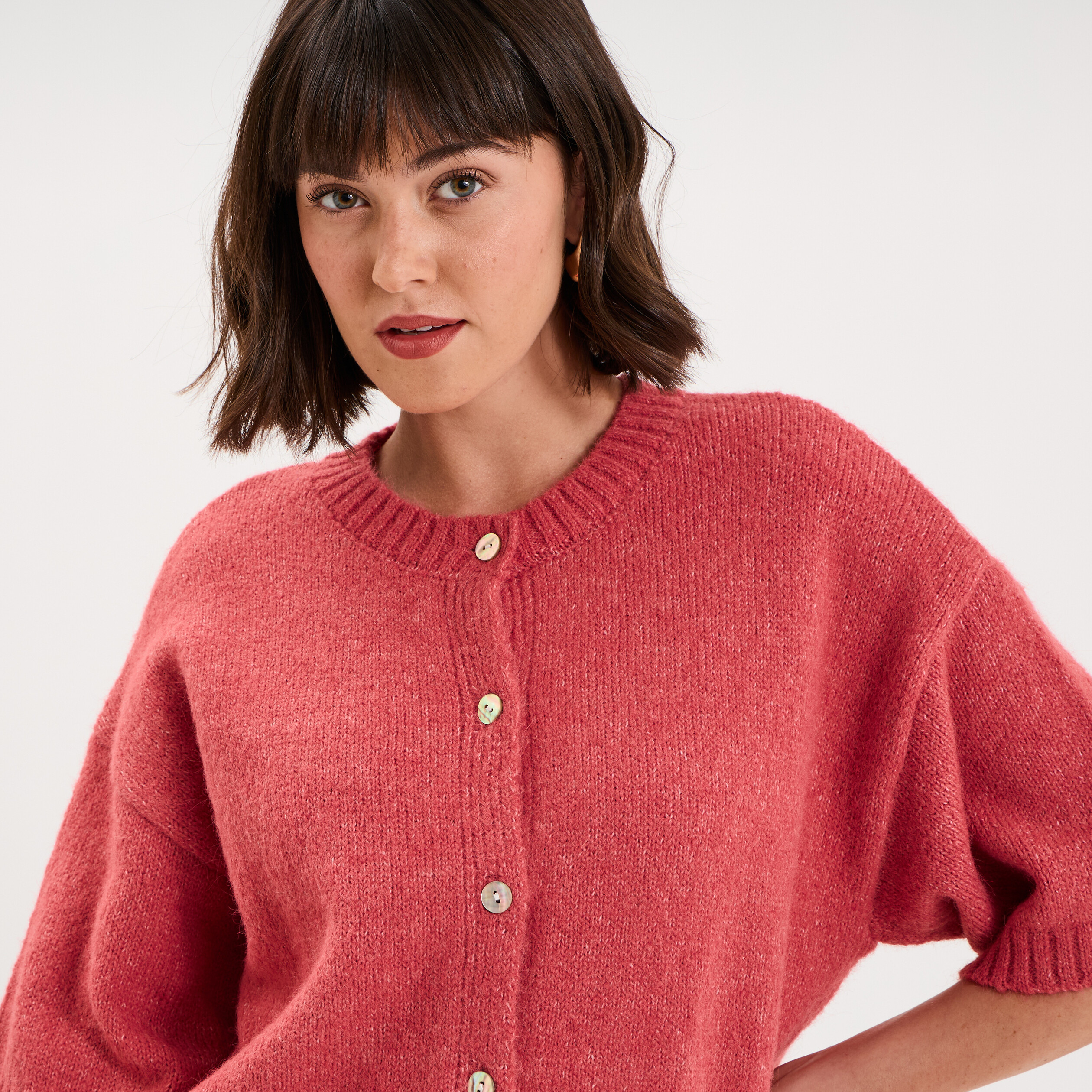 Gilet boutonn&eacute; manches courtes col rond rose cerise femme