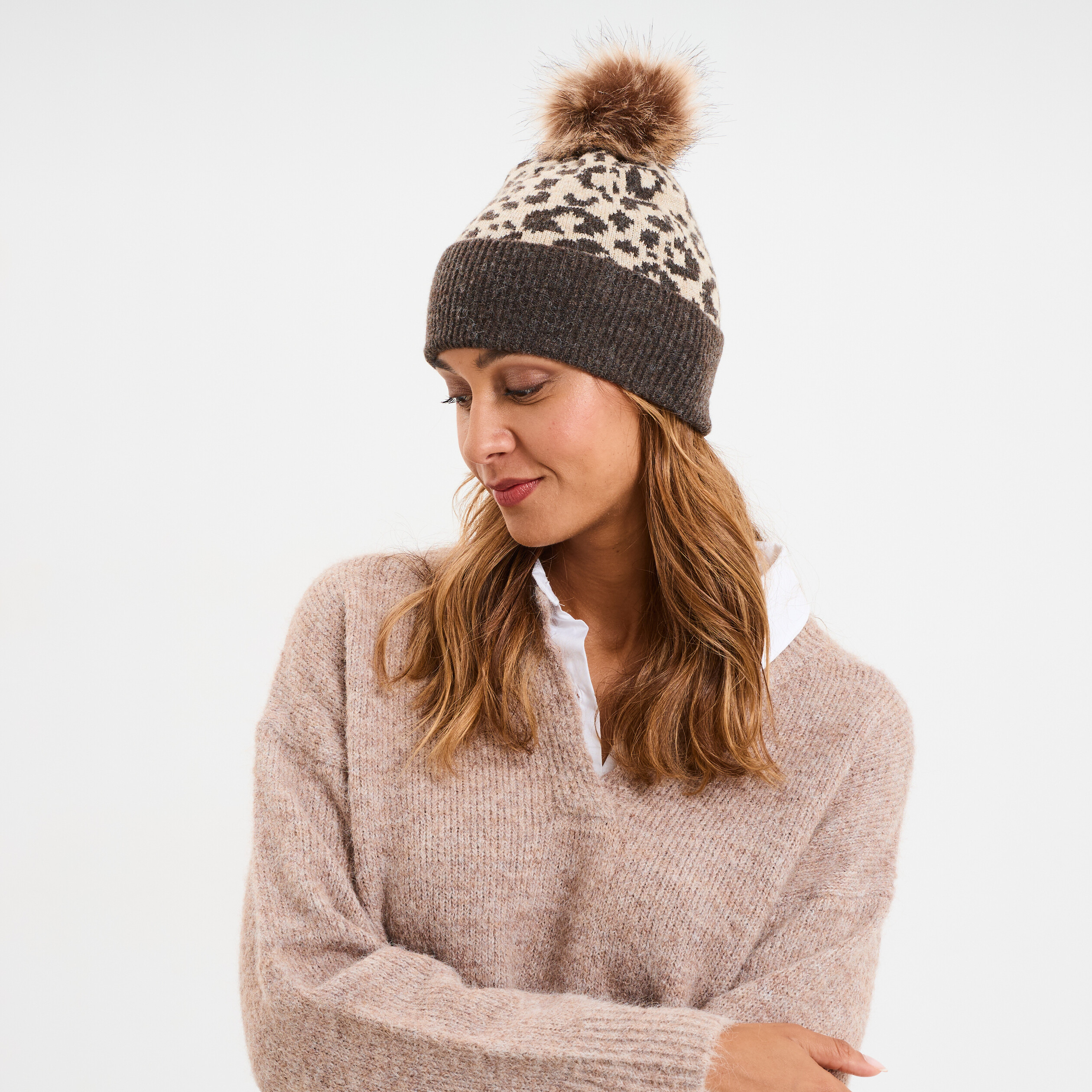 Bonnet &agrave; pompon fausse fourrure sable femme