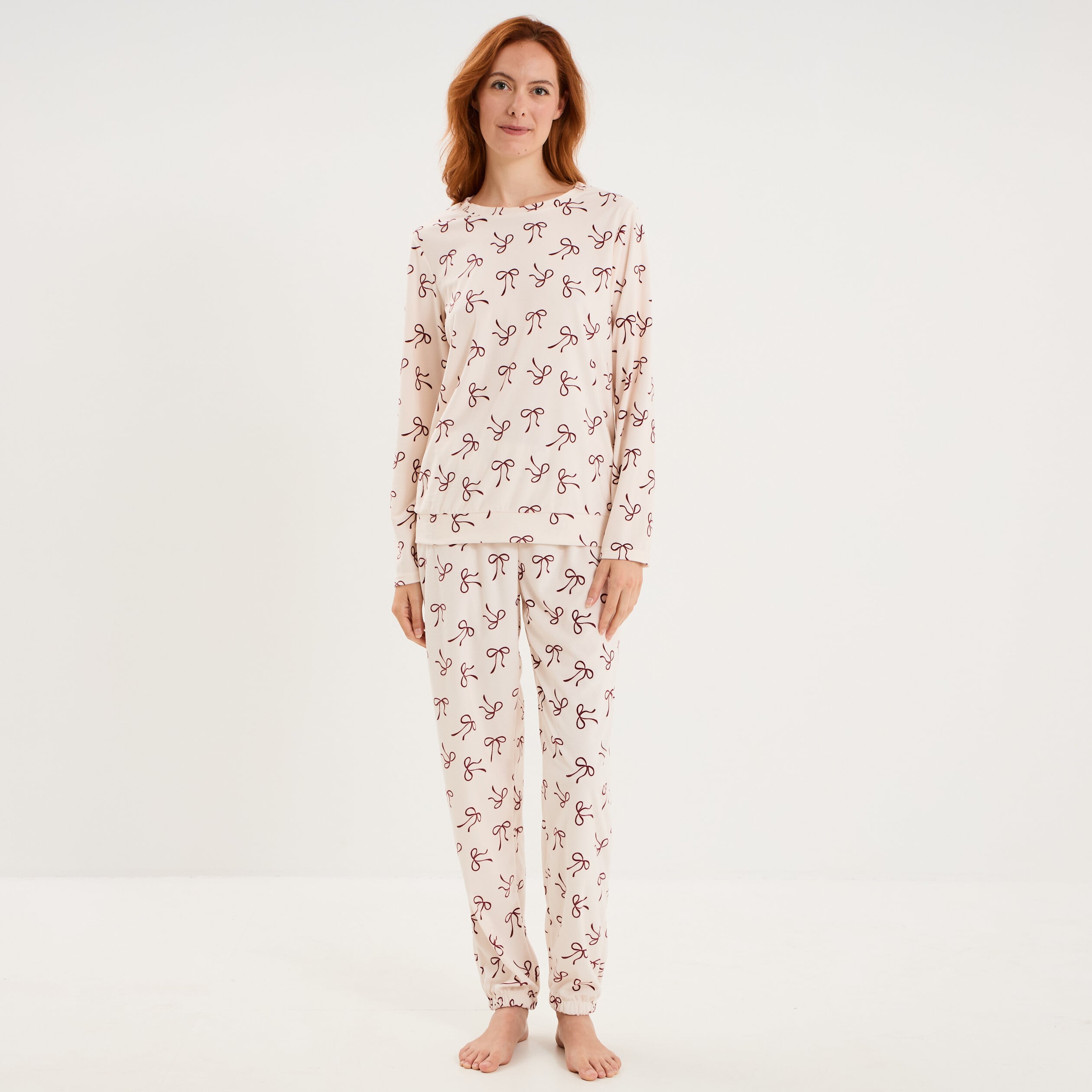 Ensemble pyjama t-shirt pantalon velours ecru femme