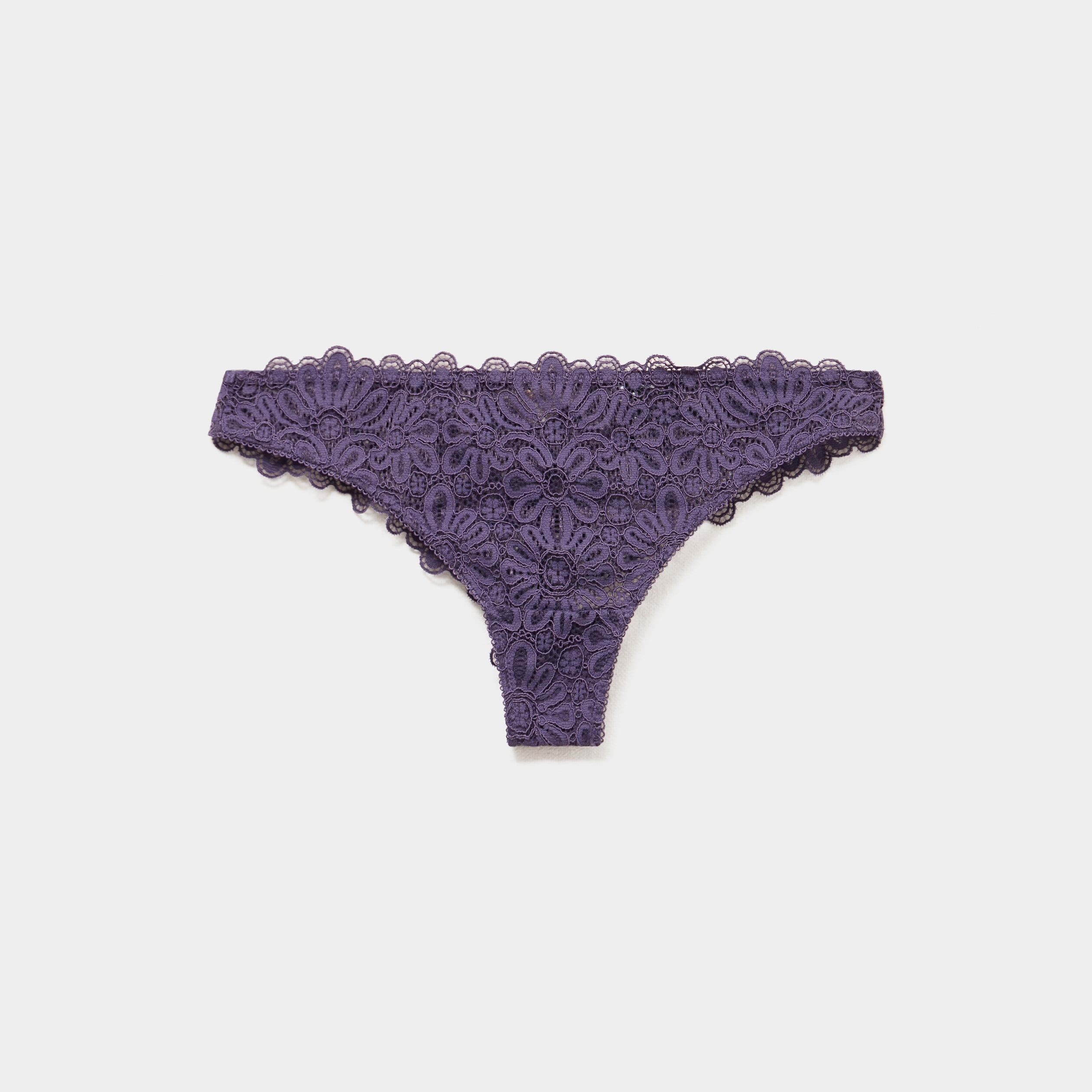 Tanga en dentelle violet femme