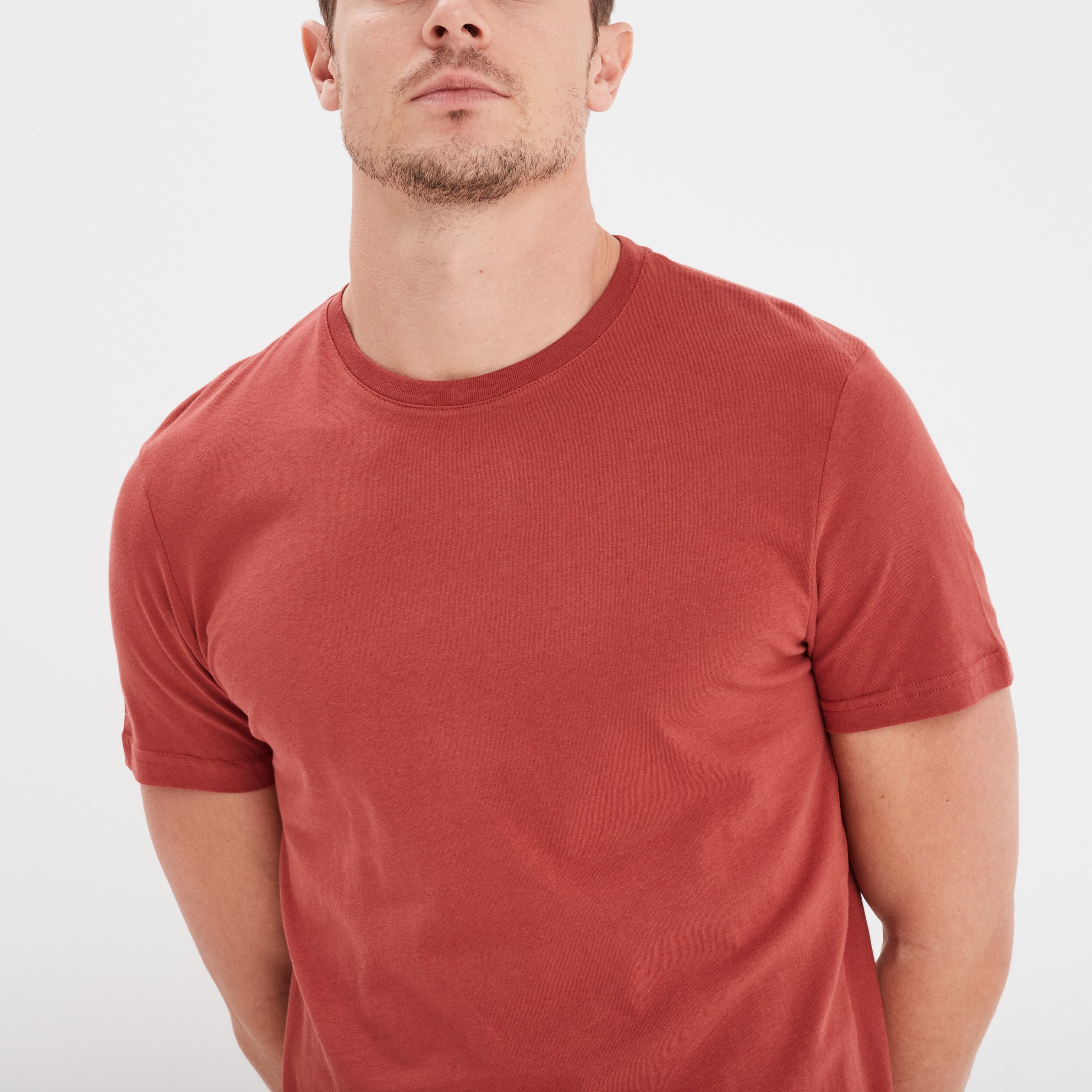 T-shirt droit en coton manches courtes rouge fonc&eacute; homme