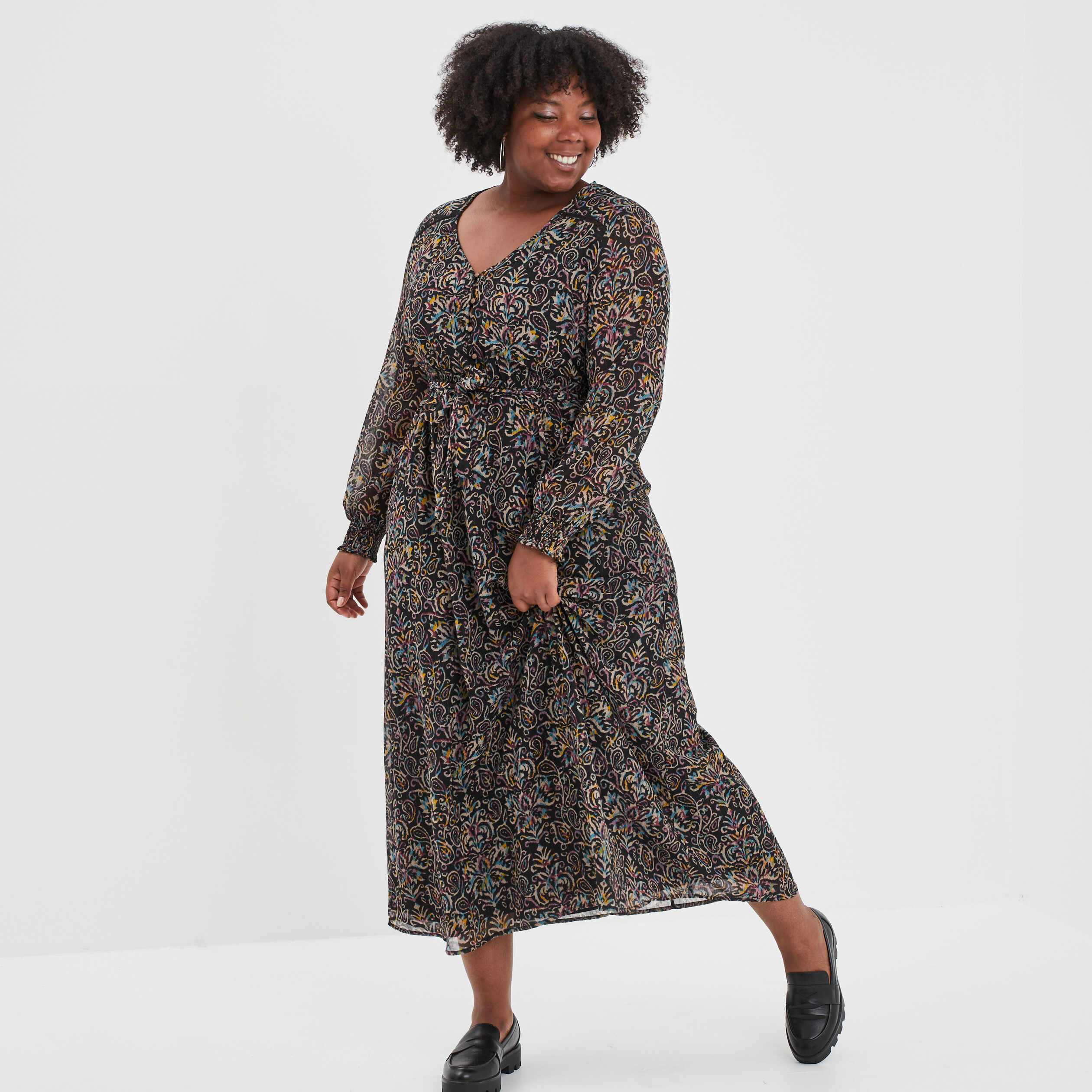 robe longue ceinturee fils metallises noir femmegt Robe longue ceinturée fils métallisés noir femme grande taille