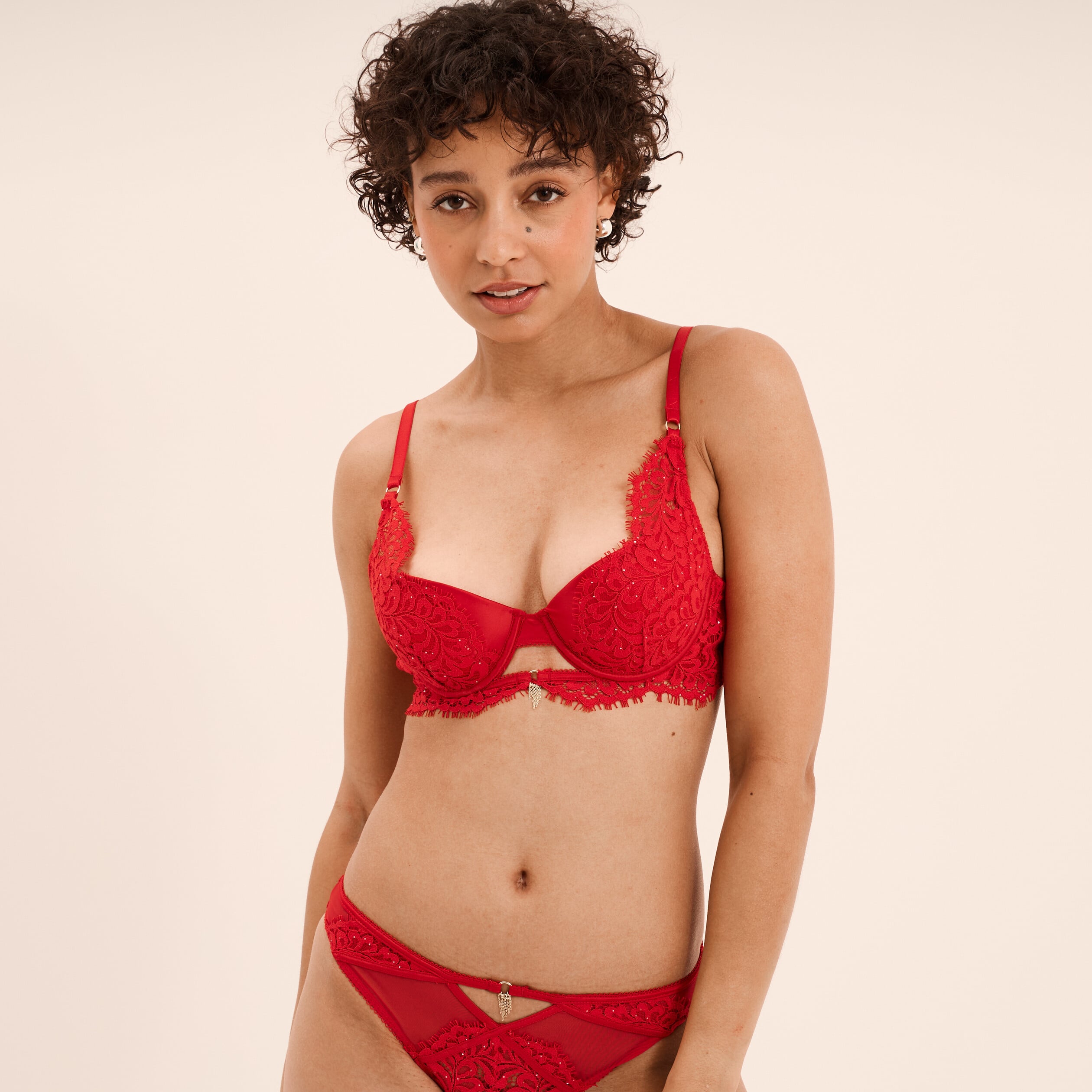 Soutien-gorge foulard dentelle et strass rouge femme