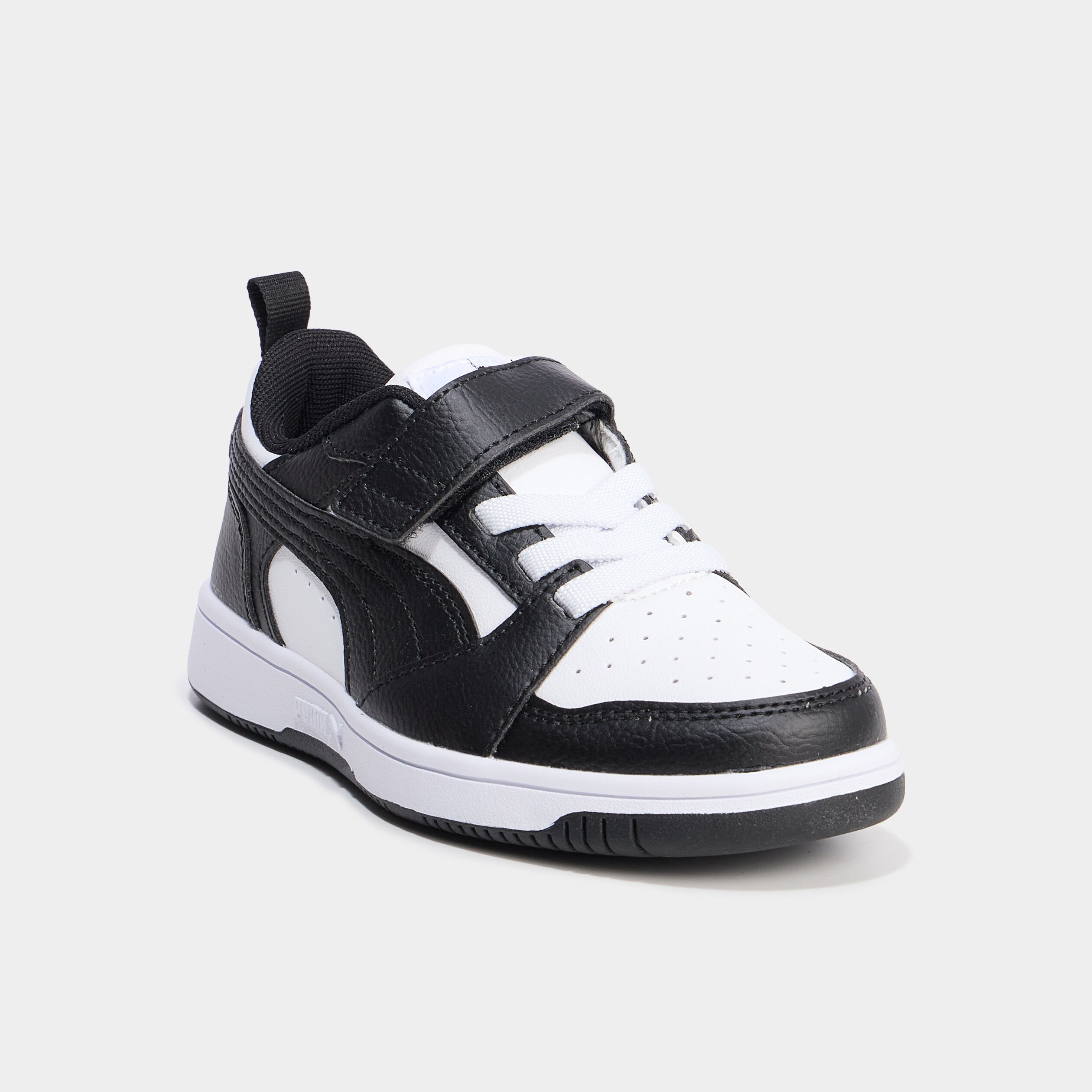 tennis basses a lacets puma v6 noir garcon Tennis basses à lacets Puma V6 noir garçon