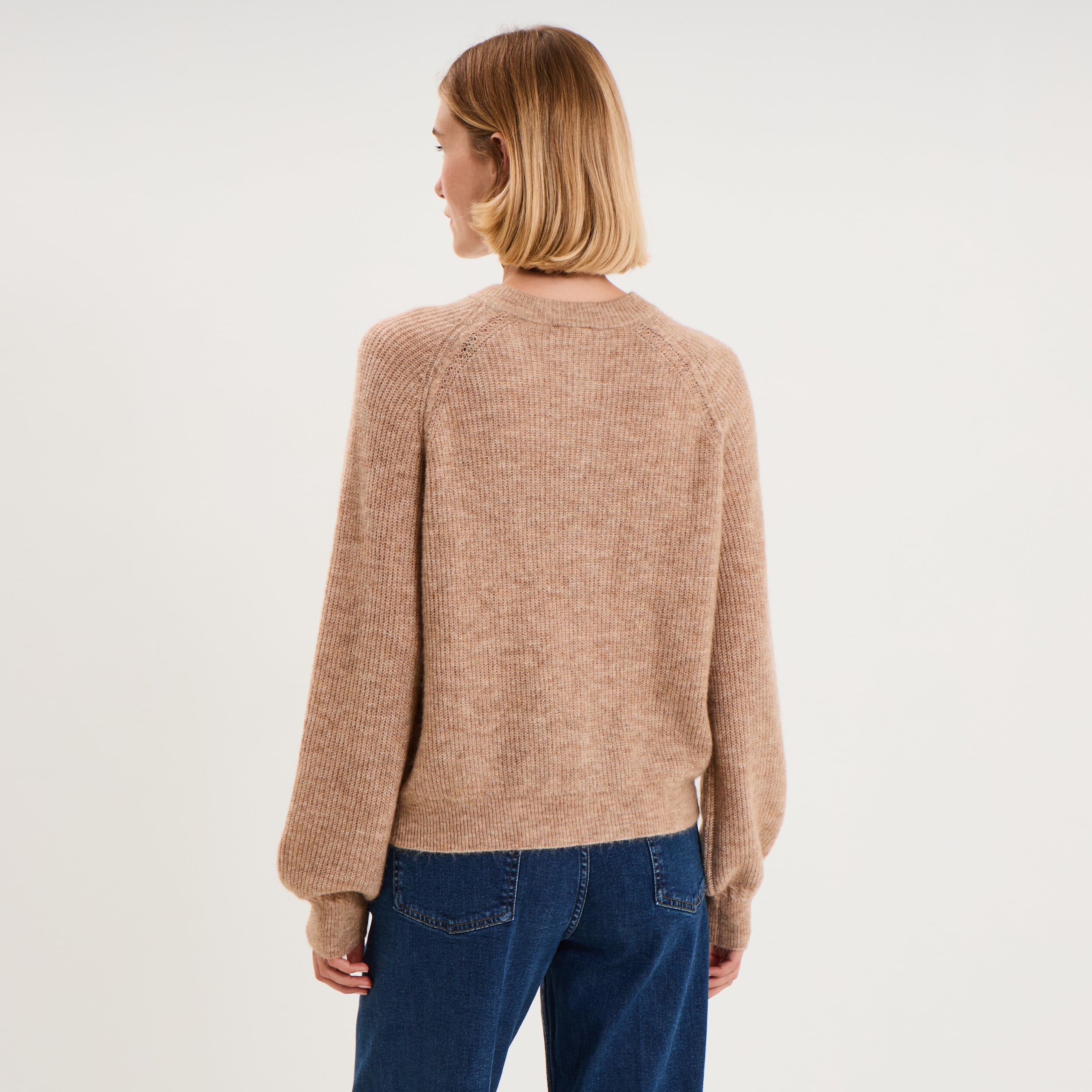 Gilet cardigan col rond boutonn&eacute; beige femme
