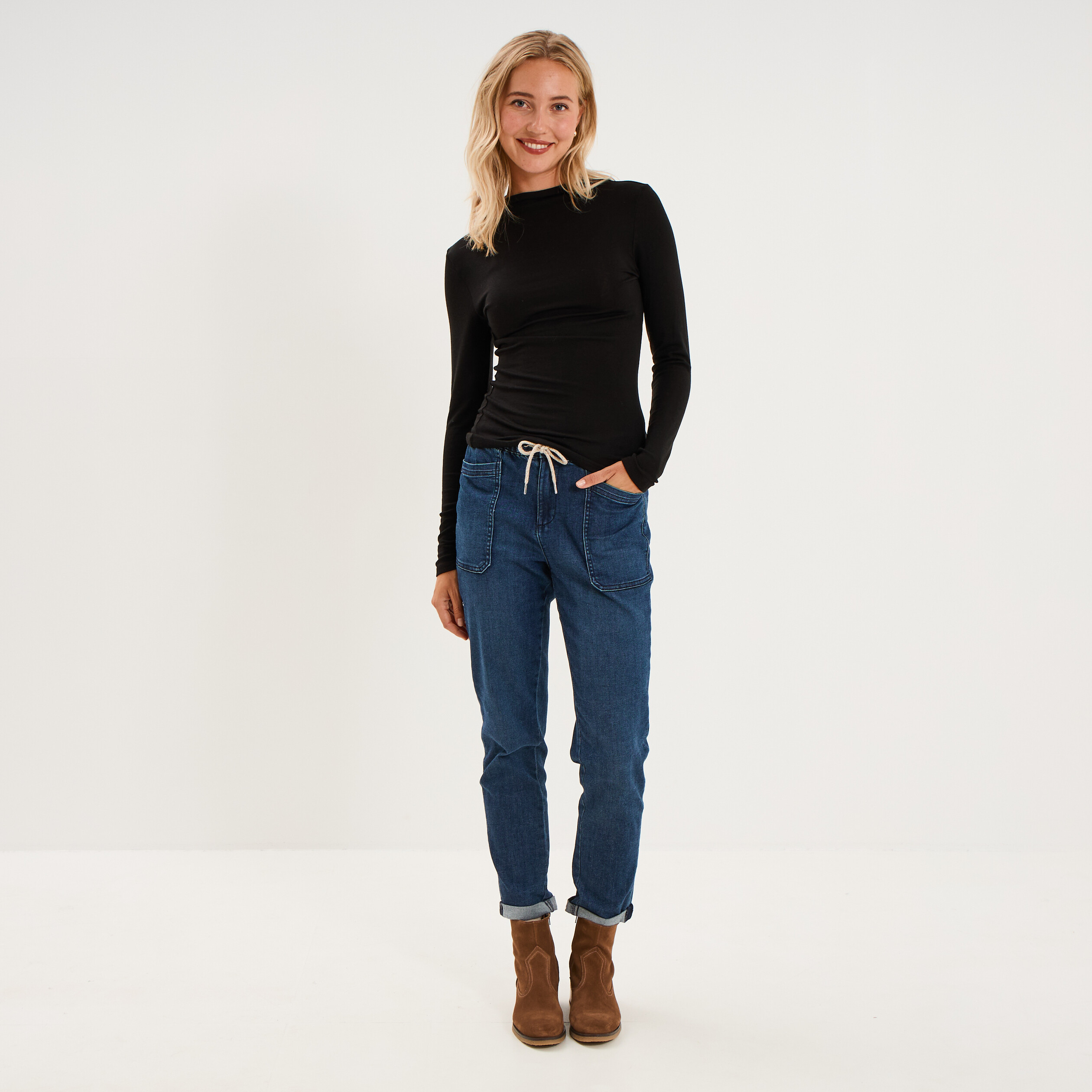 T-shirt cintr&eacute; col montant lyocell noir femme