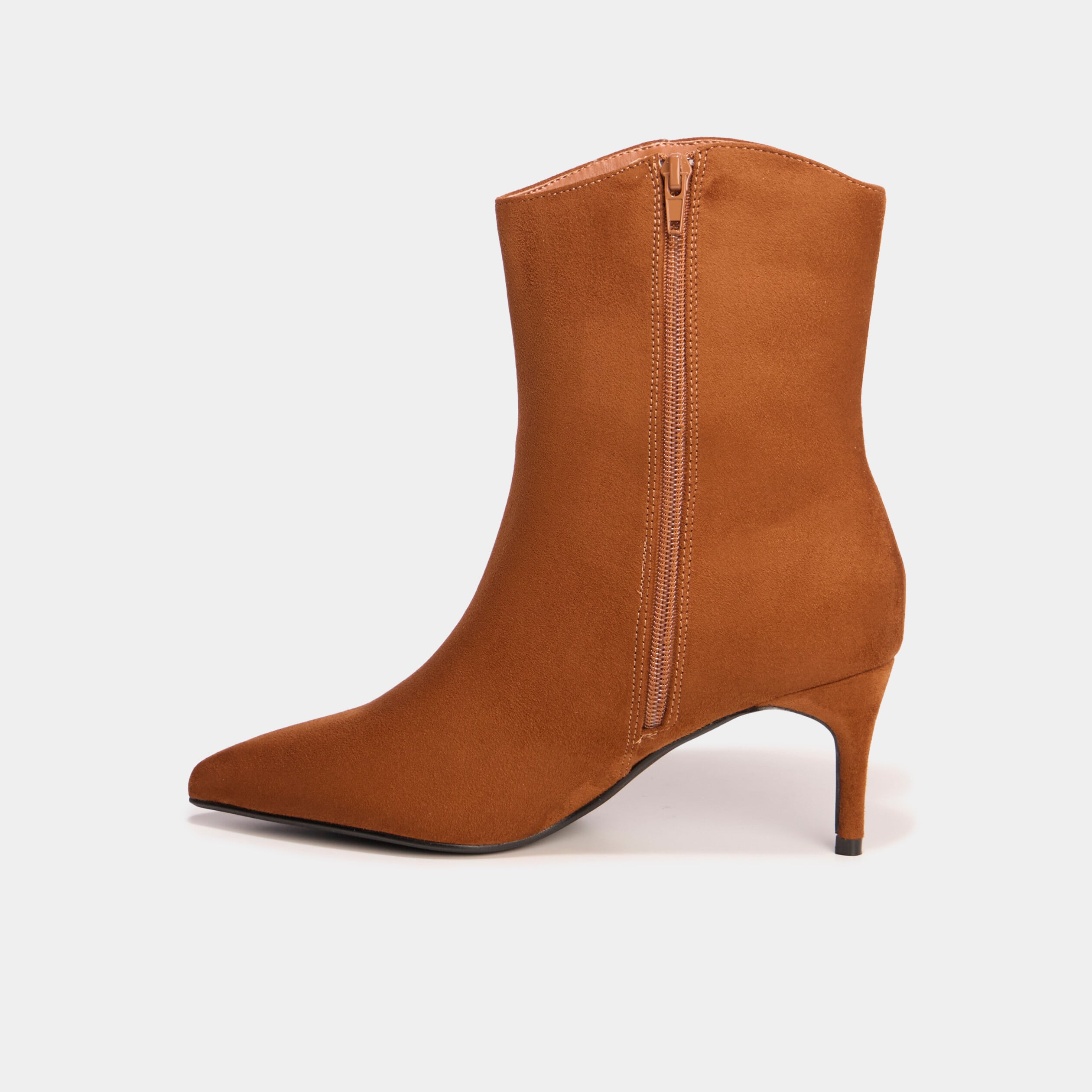 Boots &agrave; talons aiguilles marron femme