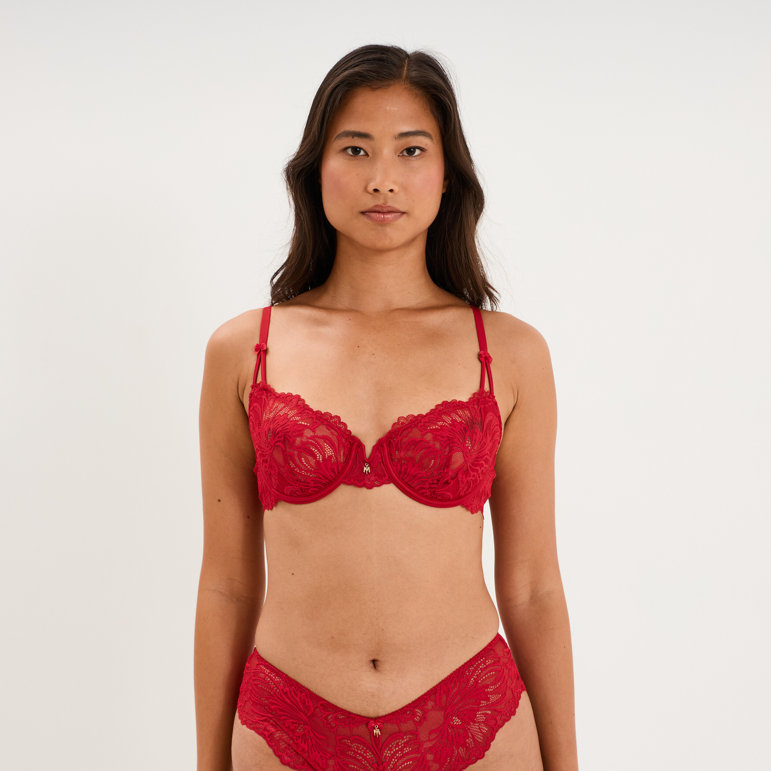 Soutien-gorge embo&icirc;tant dentelle rouge femme