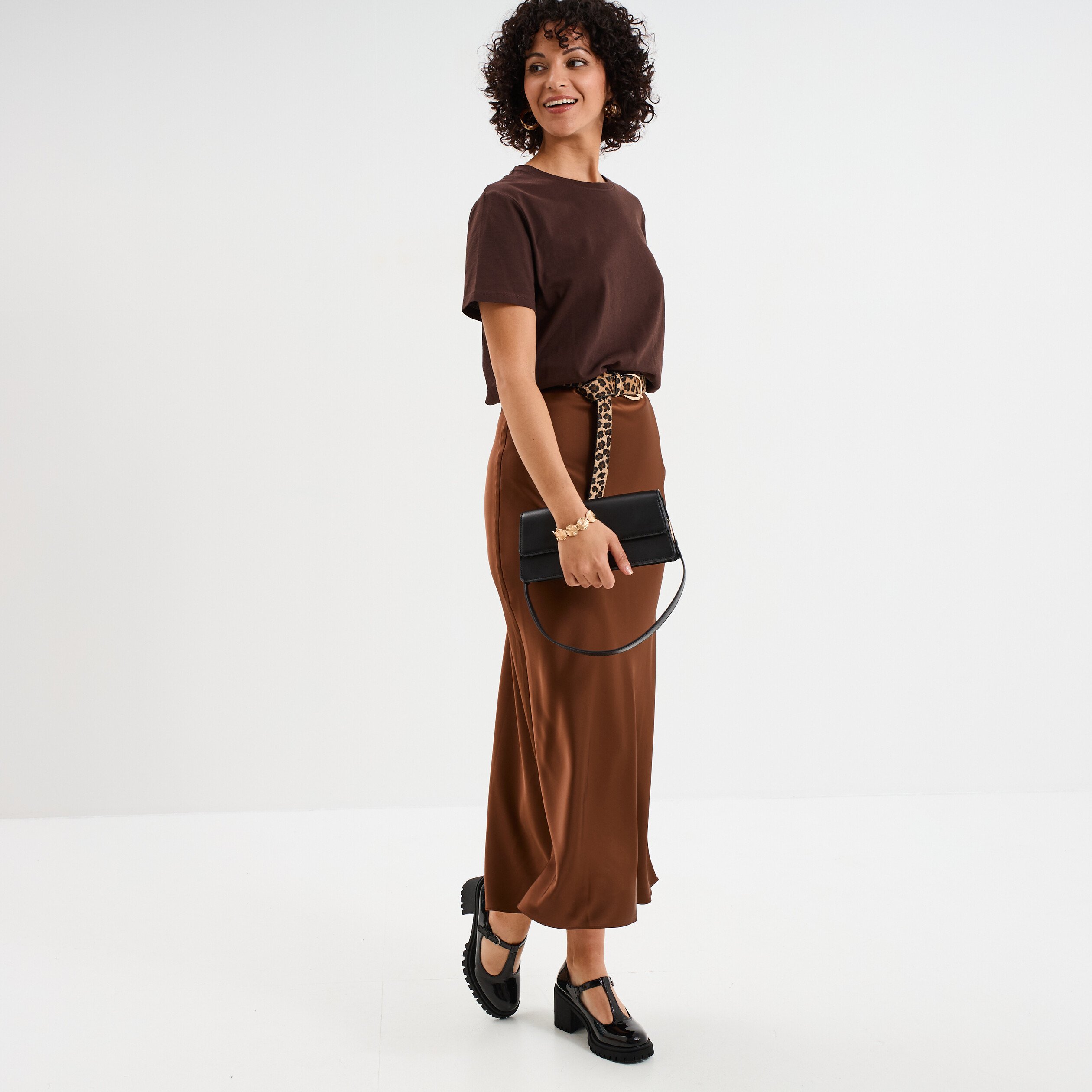 jupe effet satin midi evasee beige femme Jupe effet satin midi évasée beige femme