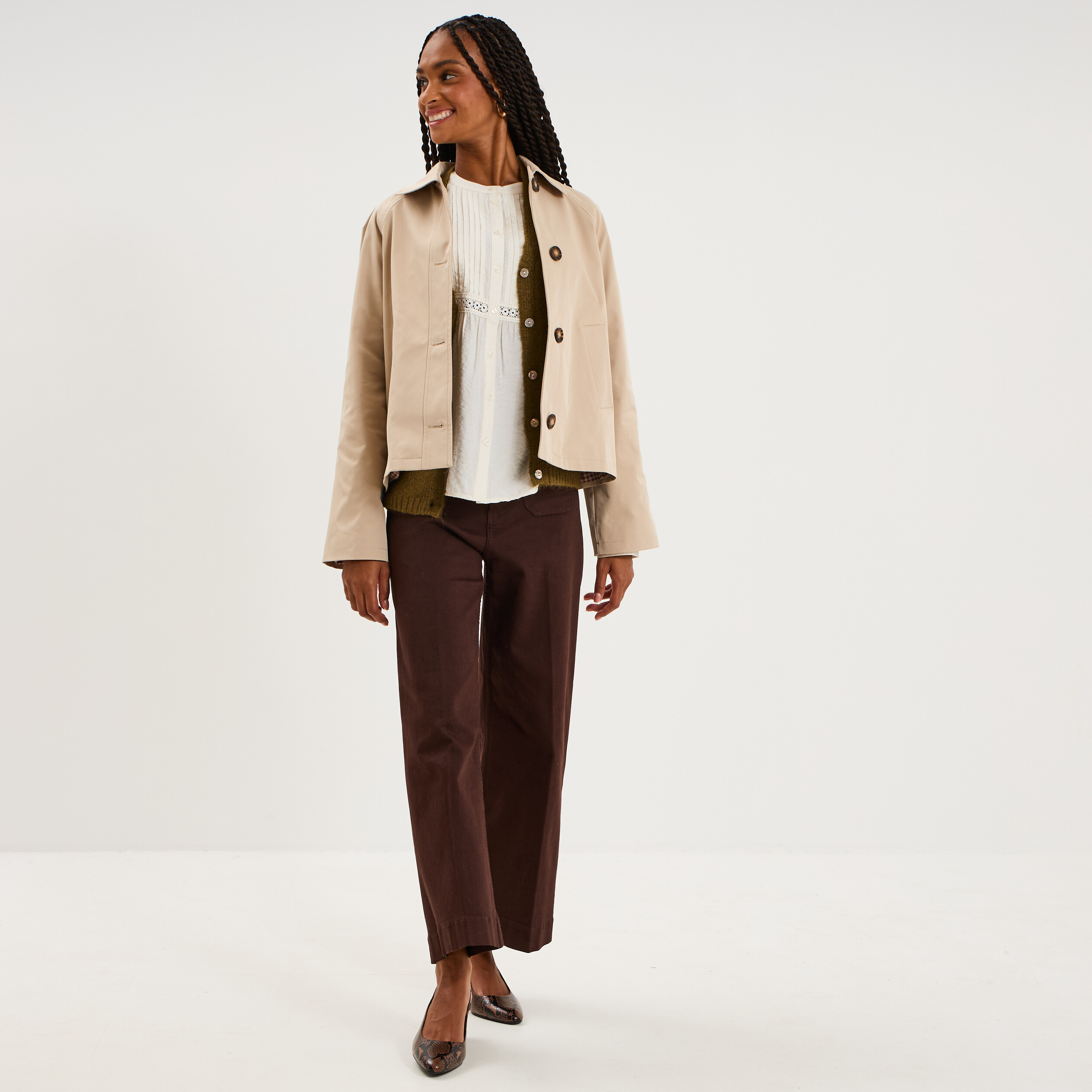 Trench court boutonn&eacute; beige femme