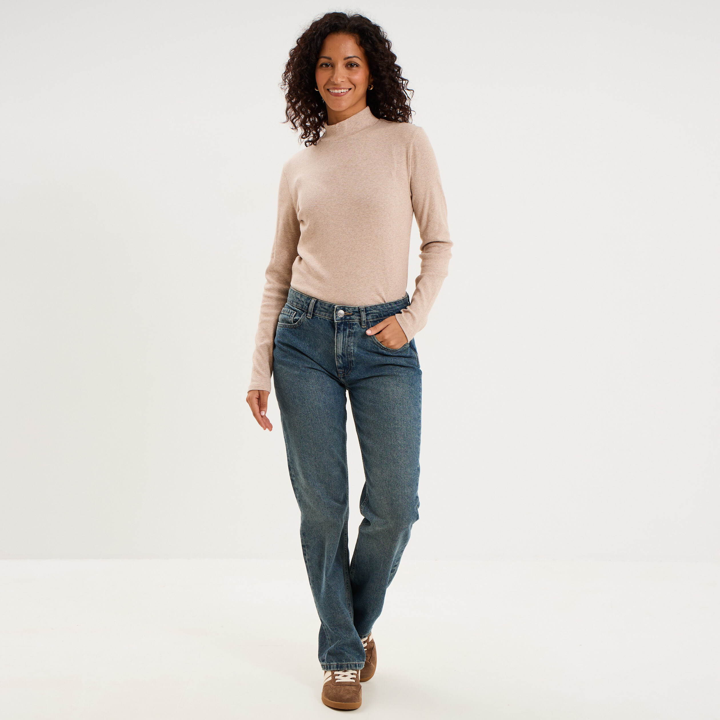 T-shirt ajust&eacute; col montant beige femme