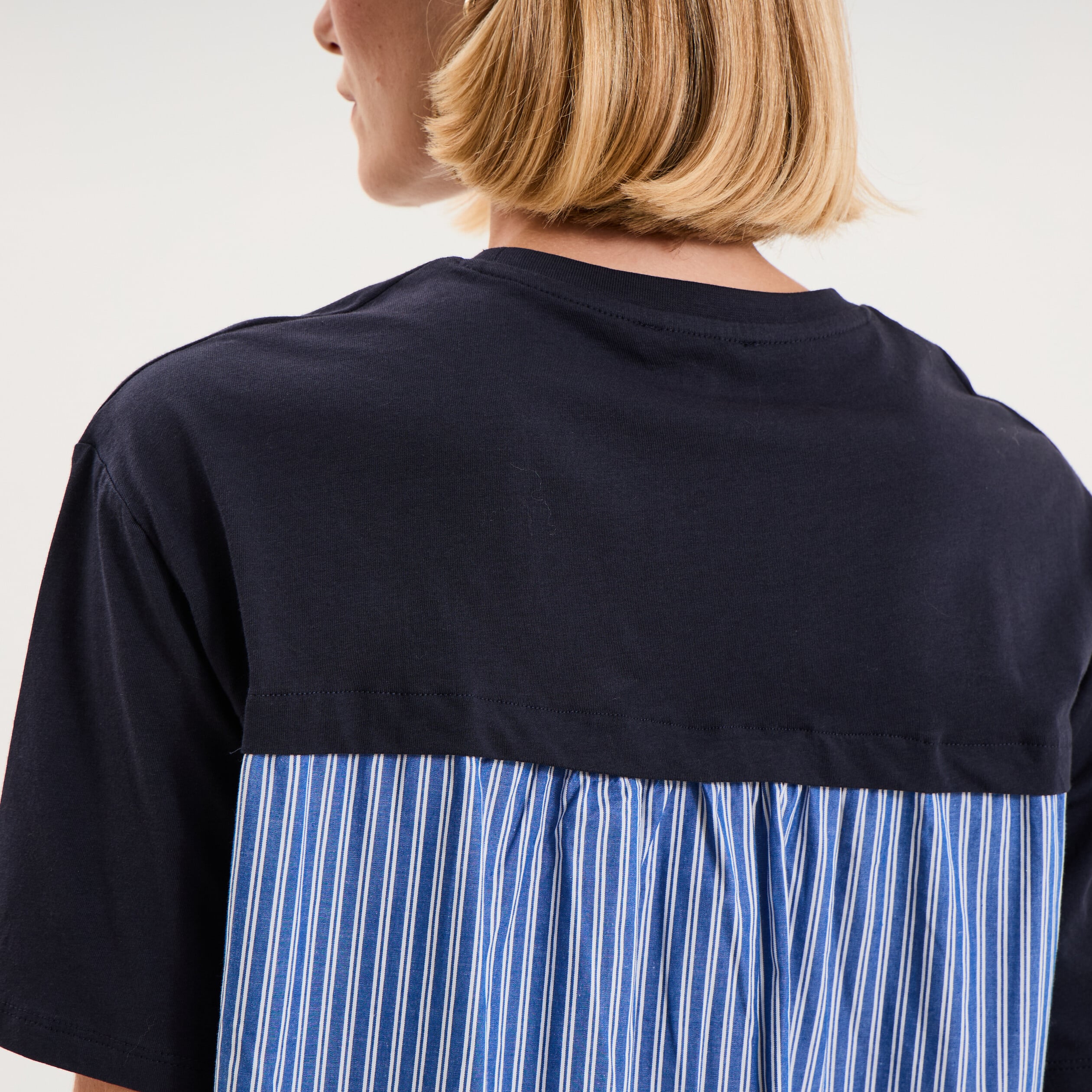 T-shirt bi-mati&egrave;re manches courtes bleu fonc&eacute; femme